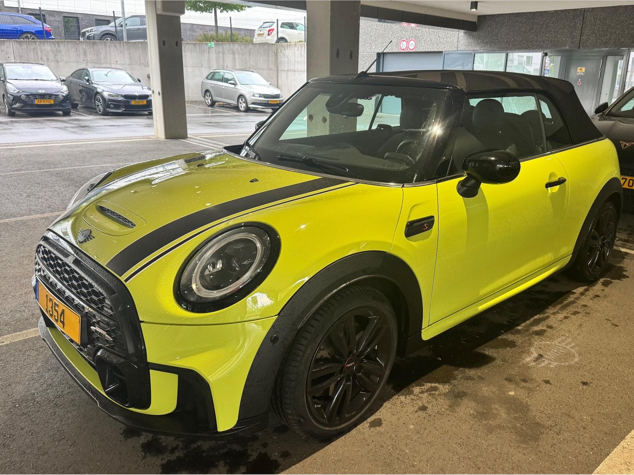 Mini Cabrio Cooper JCW (2022) - Photo 2
