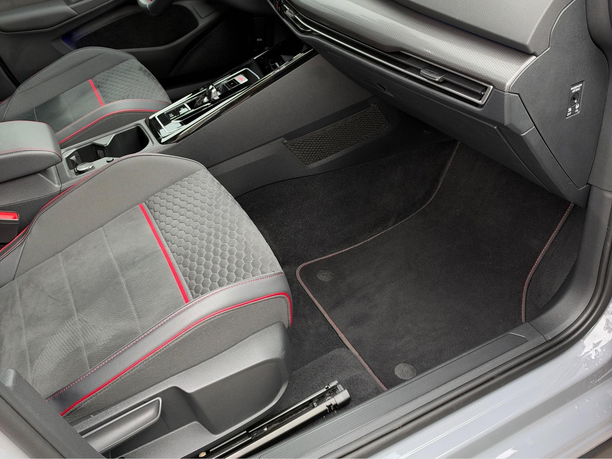 VW Golf VIII Clubsport (2023) - Photo 5