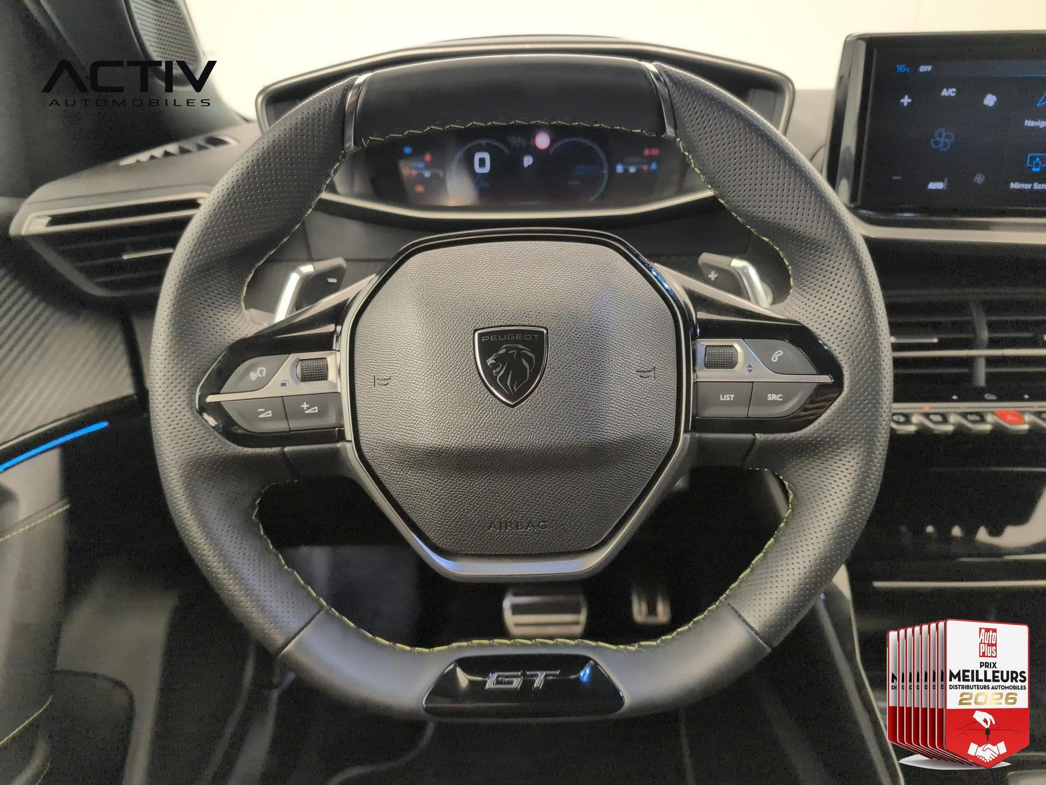 Peugeot 2008 Hybrid 136 e-DCS6 GT (2025) - Photo 16