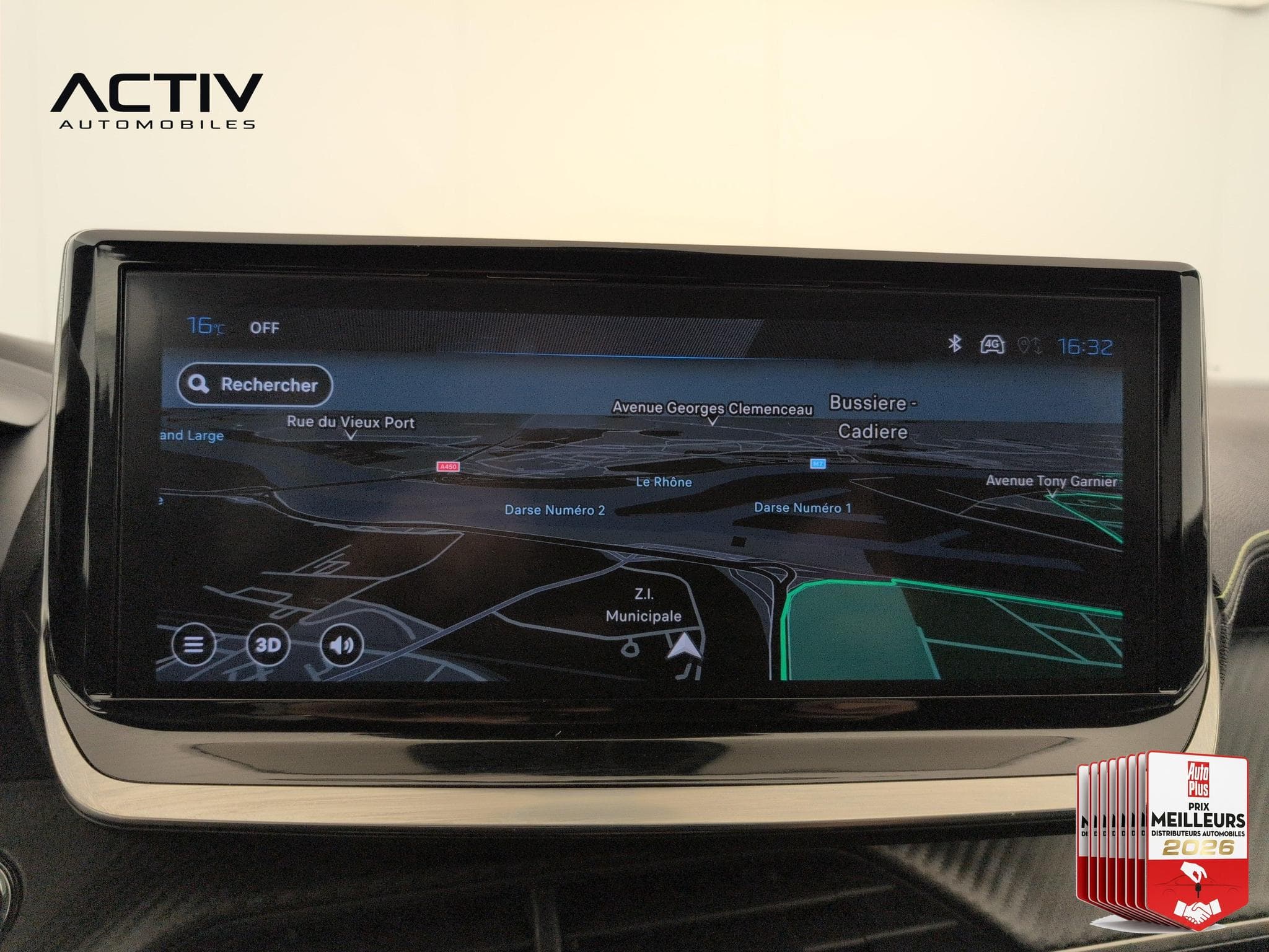 Peugeot 2008 Hybrid 136 e-DCS6 GT (2025) - Photo 20