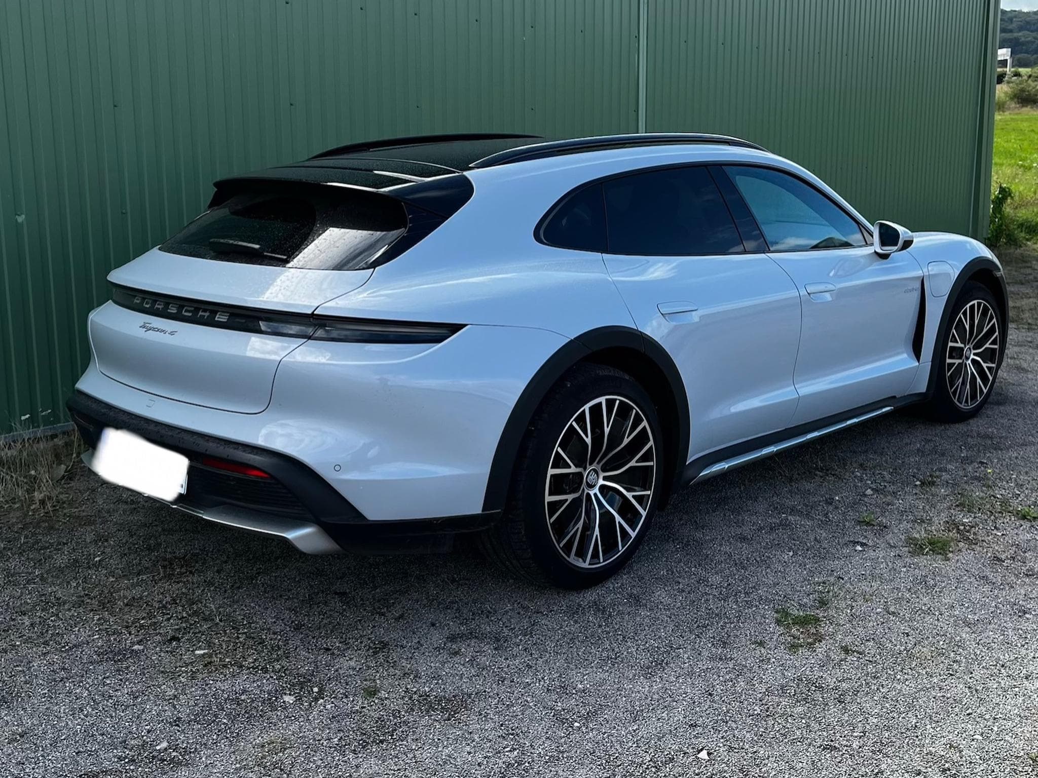 Porsche Taycan 4 Cross Turismo (2021) - Photo 3