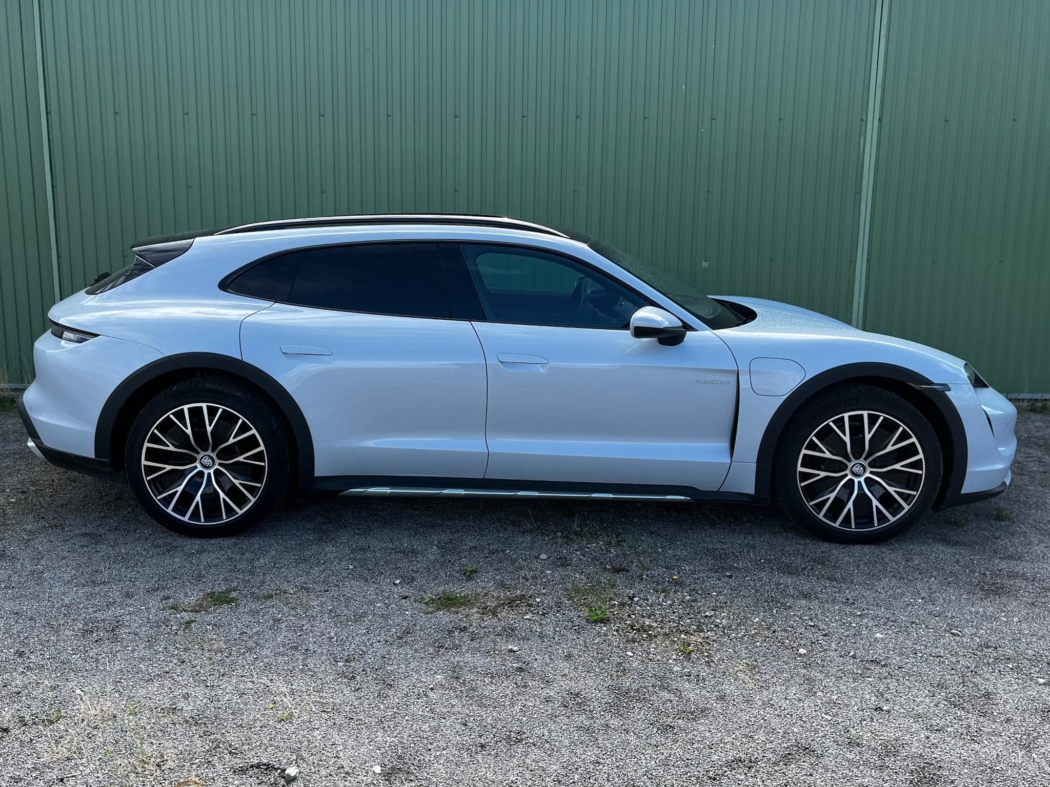 Porsche Taycan 4 Cross Turismo (2021) - Photo 4
