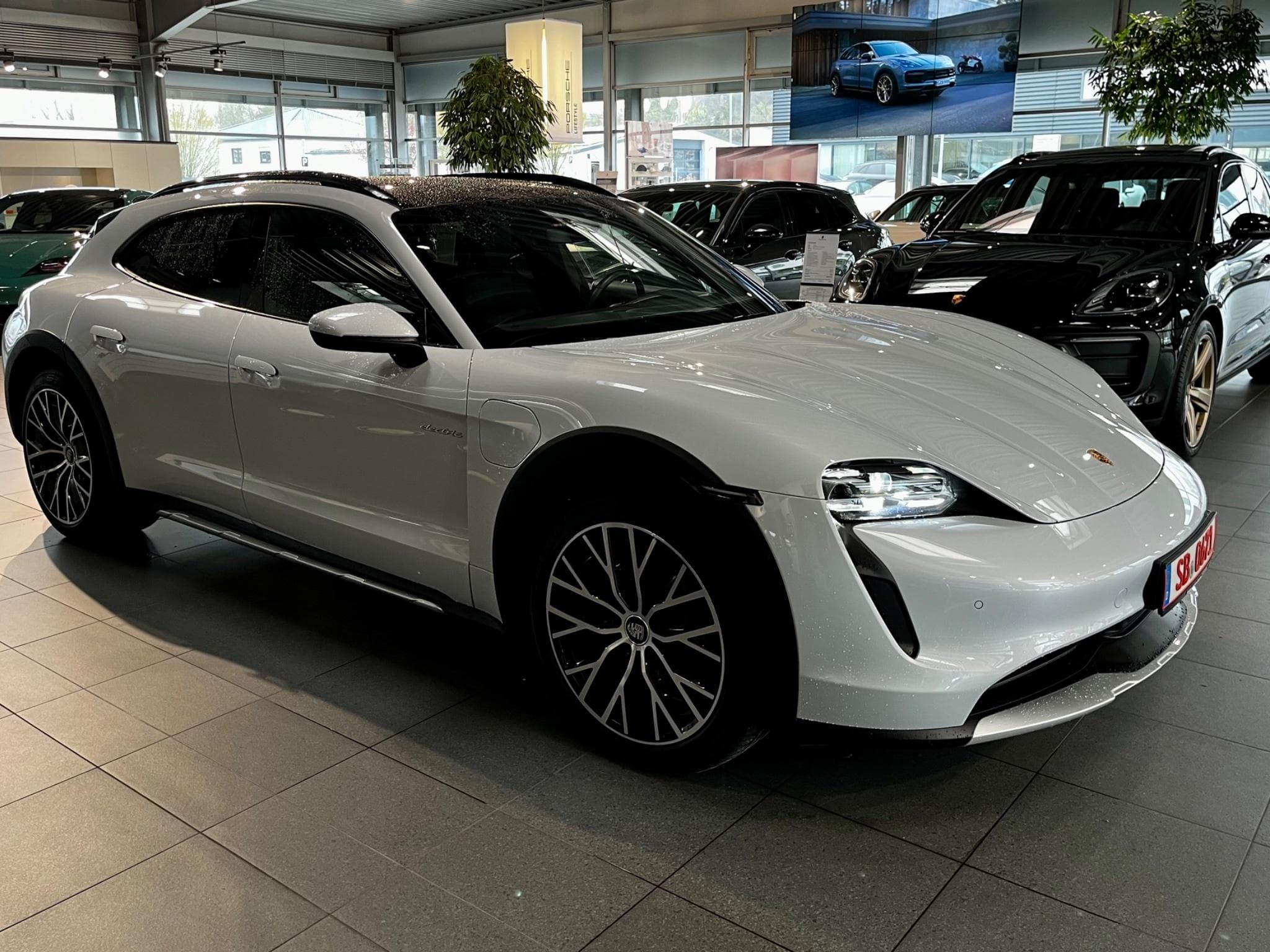 Porsche Taycan 4 Cross Turismo (2021) - Photo 6