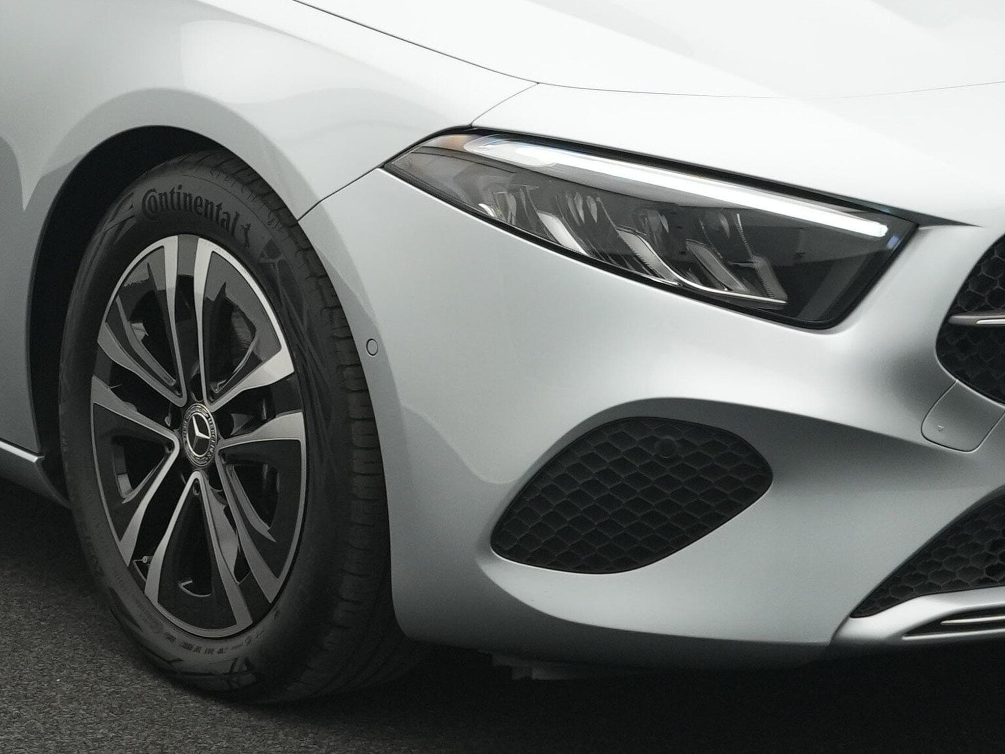 Mercedes A 180 d Progressive LED+Kamera+MBUX+ (2025) - Photo 9