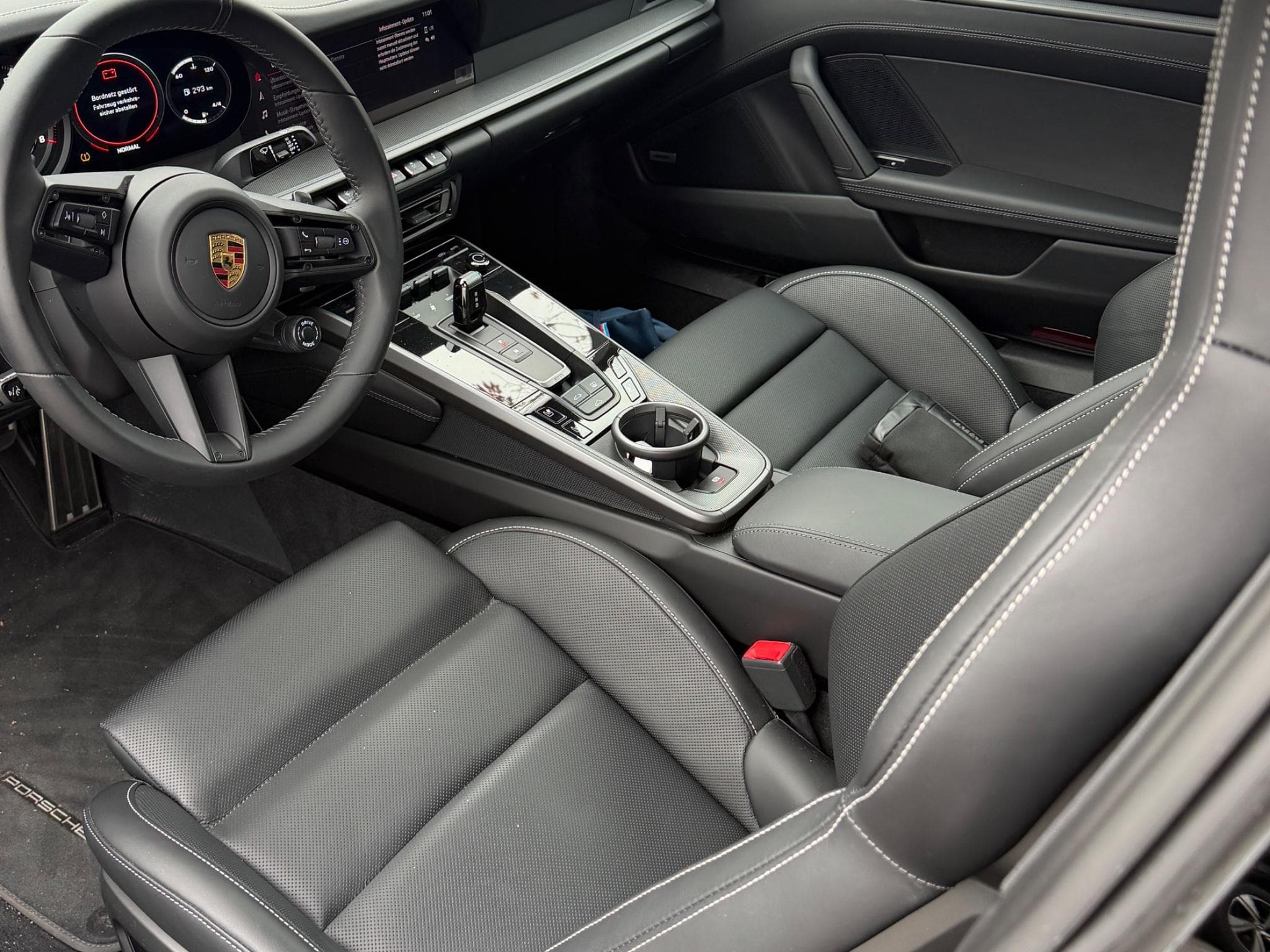 Porsche 911 CARRERA S4 (2021) - Photo 3