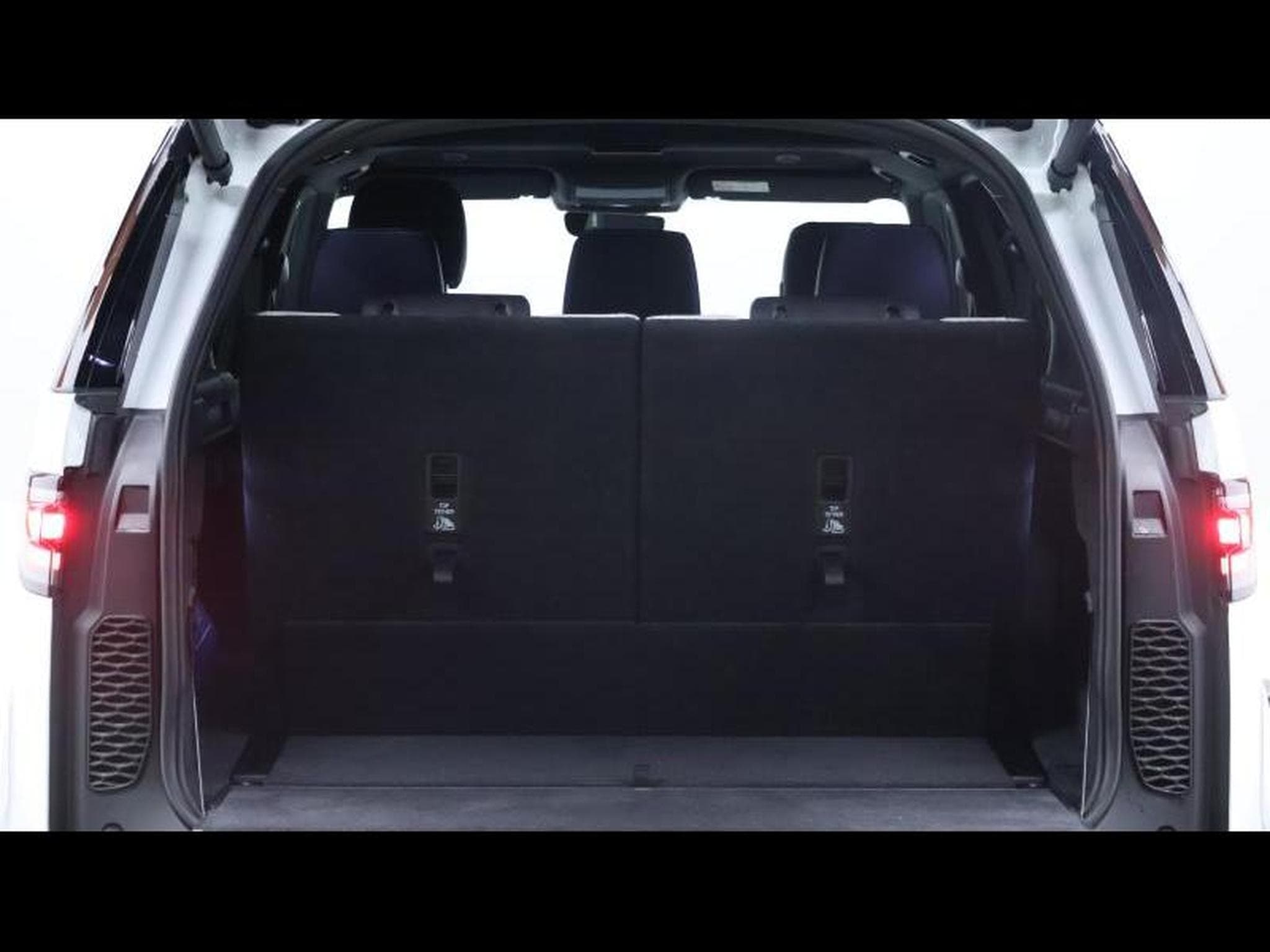 Land-Rover Discovery D250 S AWD Auto 7 places (2022) - Photo 10