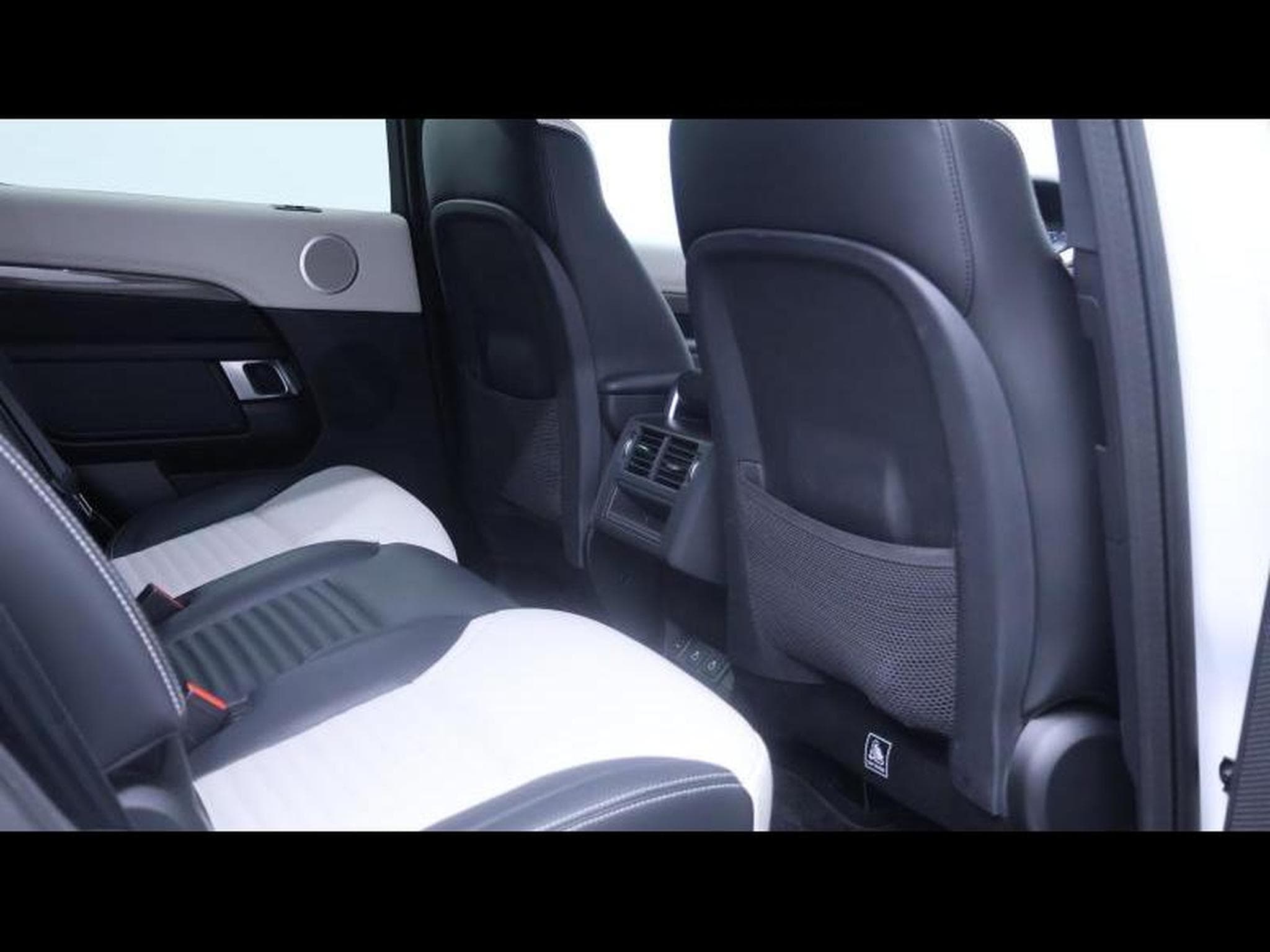 Land-Rover Discovery D250 S AWD Auto 7 places (2022) - Photo 16