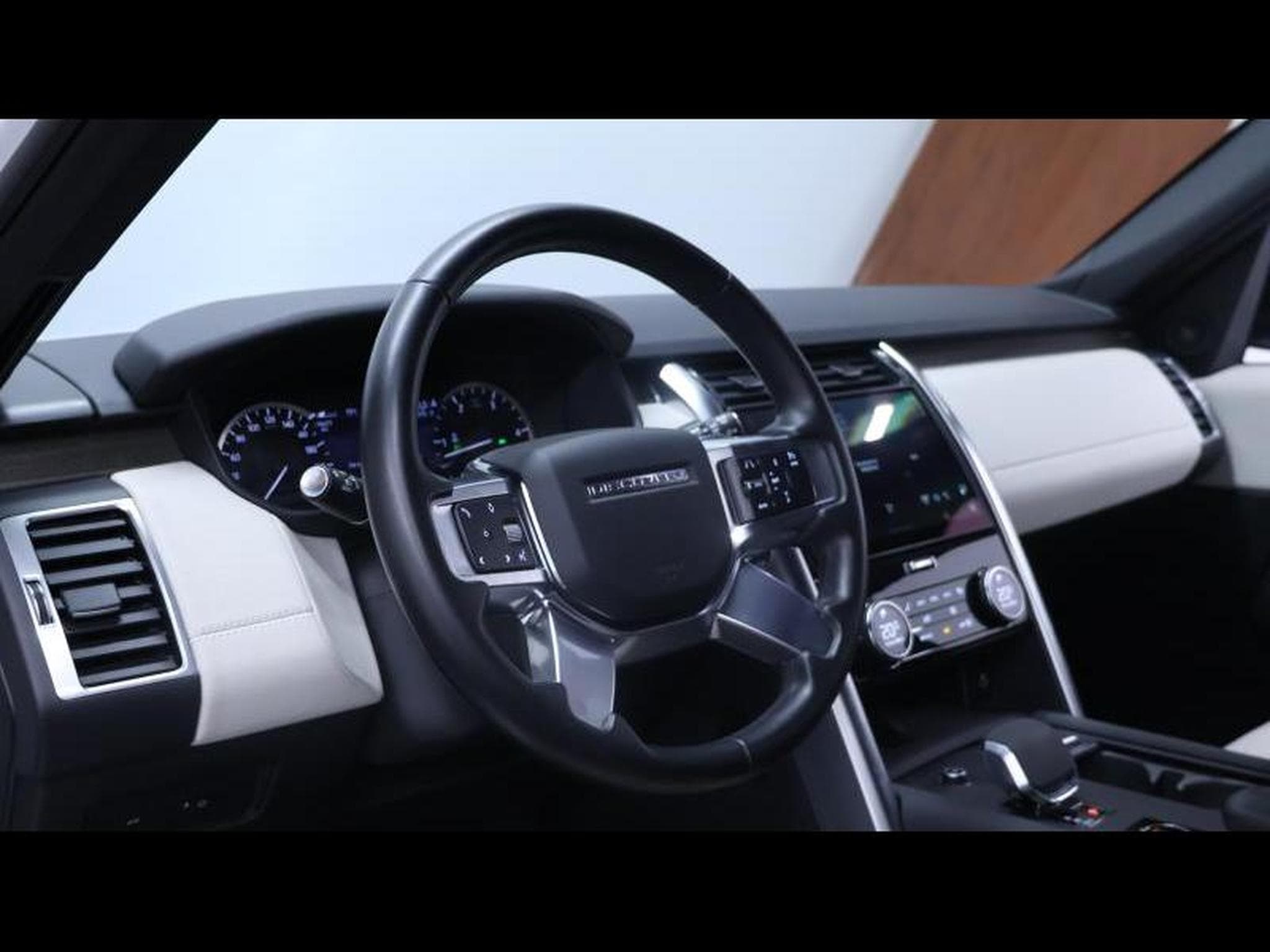 Land-Rover Discovery D250 S AWD Auto 7 places (2022) - Photo 22
