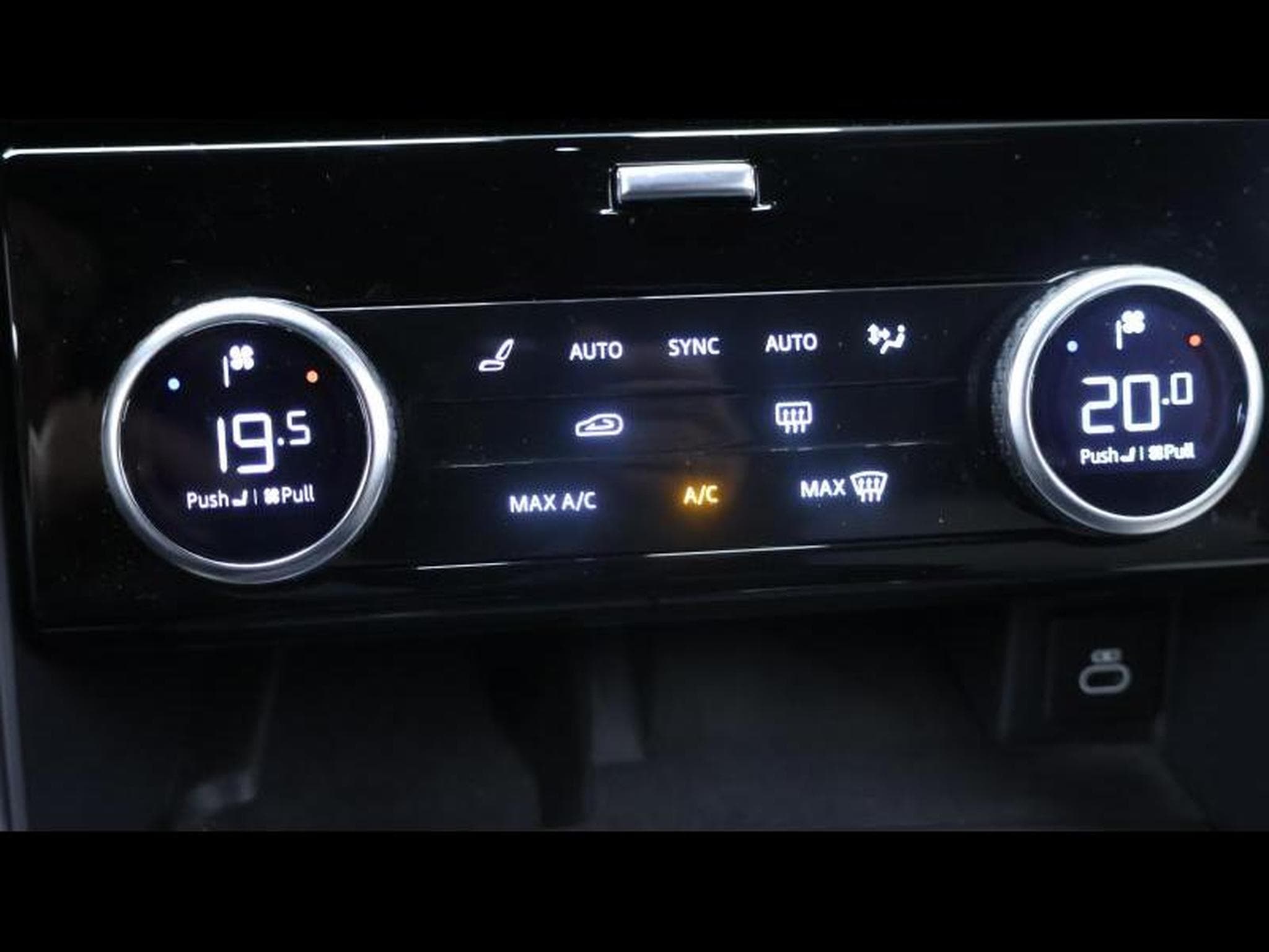 Land-Rover Discovery D250 S AWD Auto 7 places (2022) - Photo 29