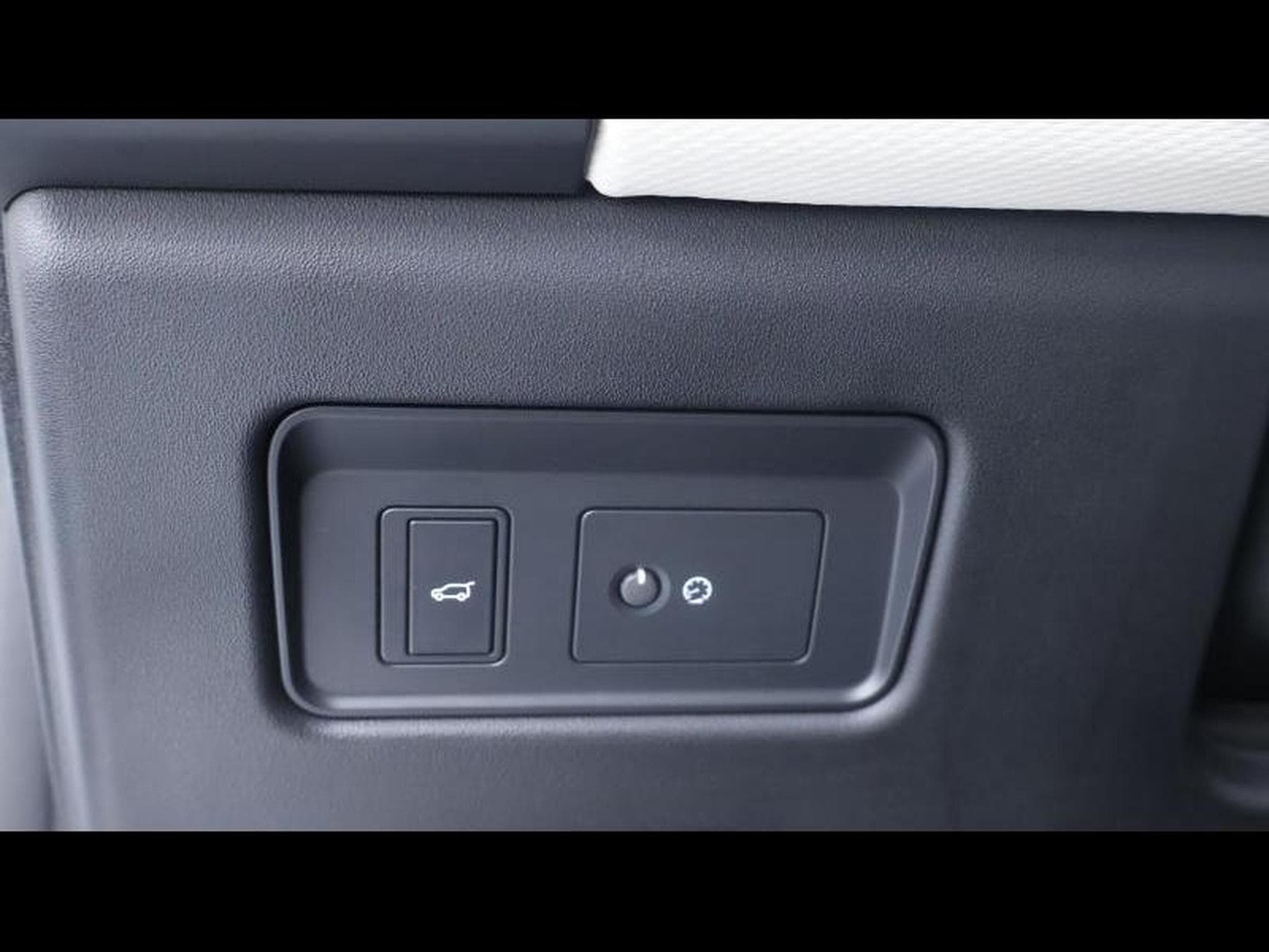 Land-Rover Discovery D250 S AWD Auto 7 places (2022) - Photo 37