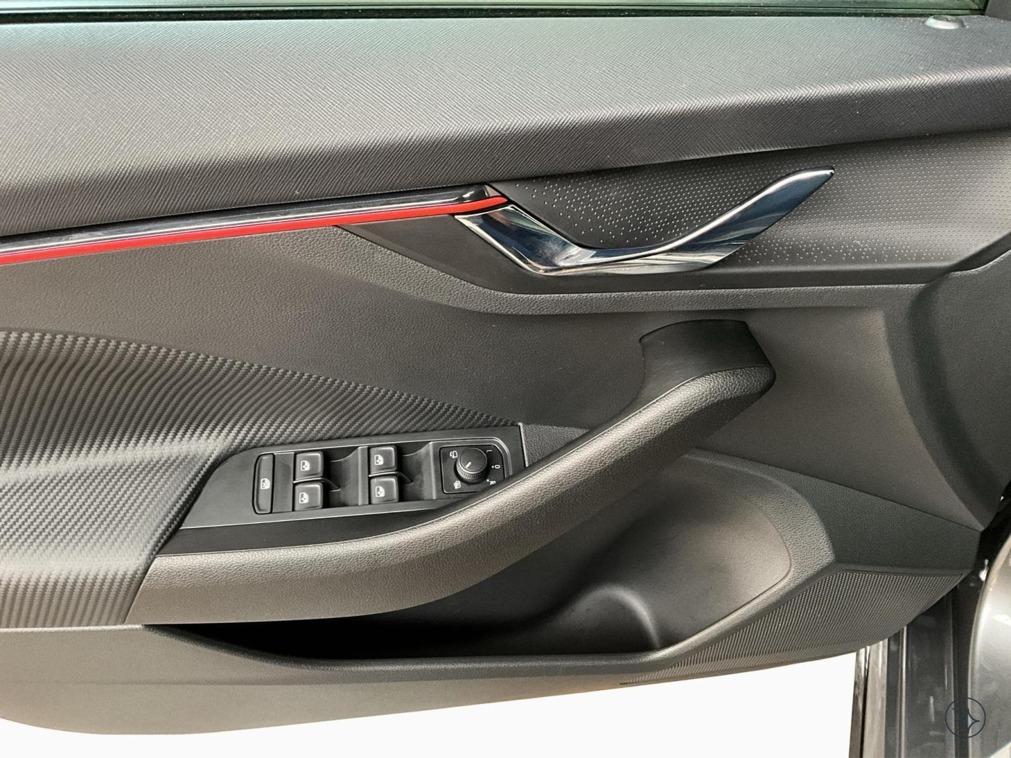 Skoda Kamiq Monte-Carlo+DSG+LED+Navi+DAB+ (2025) - Photo 10