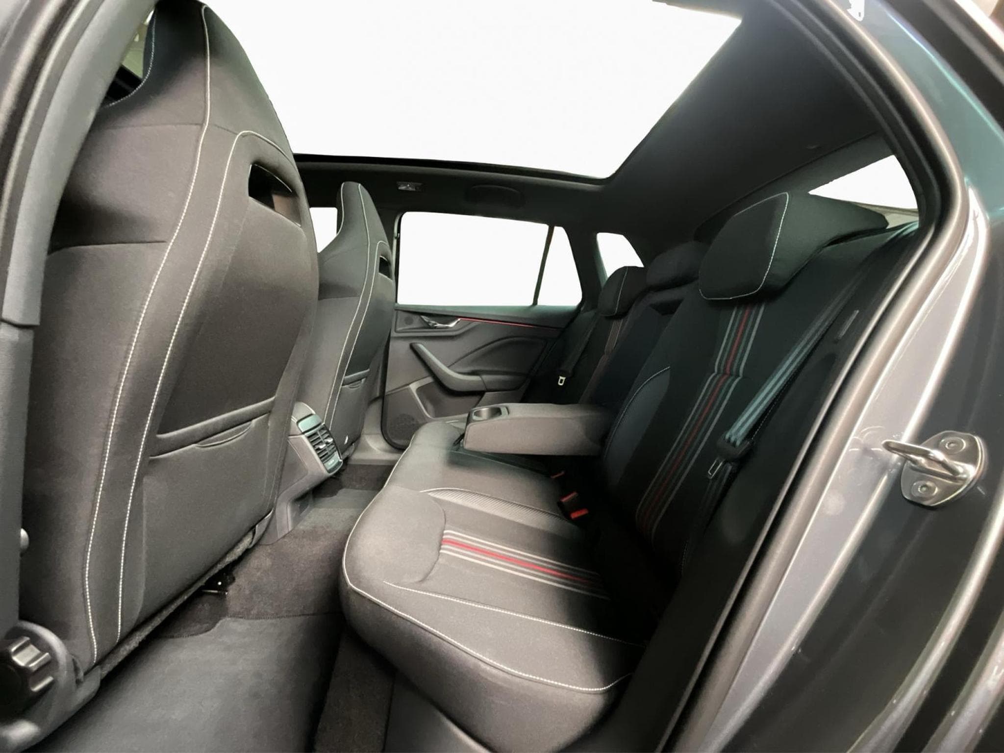 Skoda Kamiq Monte-Carlo+DSG+LED+Navi+DAB+ (2025) - Photo 19