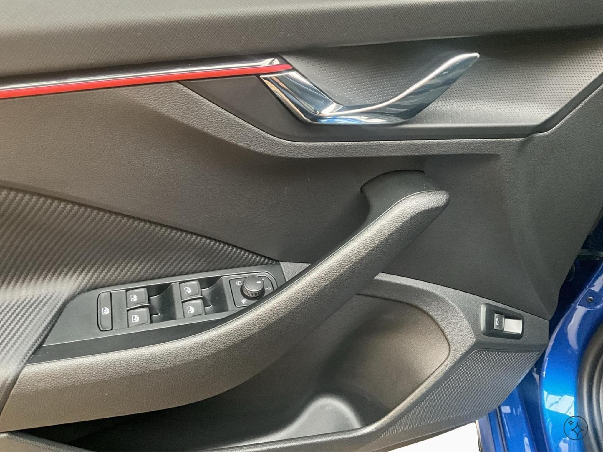 Skoda Kamiq Monte-Carlo+DSG+LM18+P.Park&Go+AHK+LED+NAVI+DAB (2025) - Photo 10