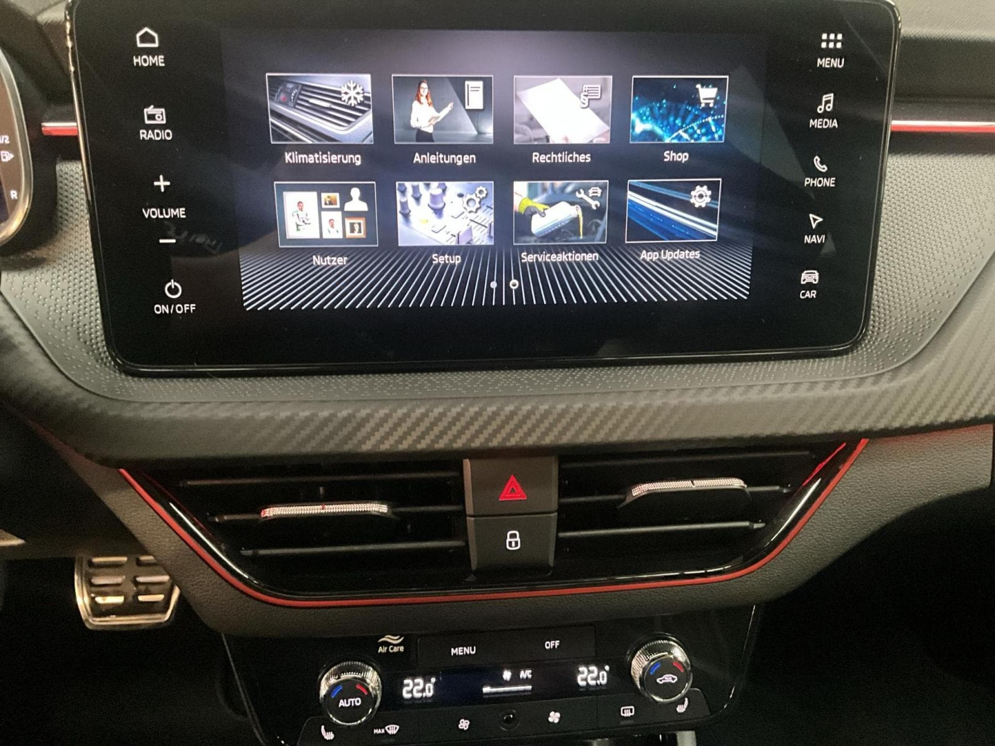 Skoda Kamiq Monte-Carlo+DSG+LM18+P.Park&Go+AHK+LED+NAVI+DAB (2025) - Photo 16