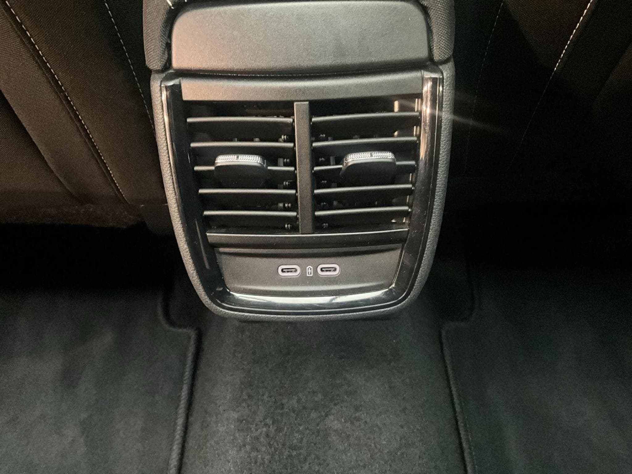 Skoda Kamiq Monte-Carlo+DSG+LM18+P.Park&Go+AHK+LED+NAVI+DAB (2025) - Photo 20