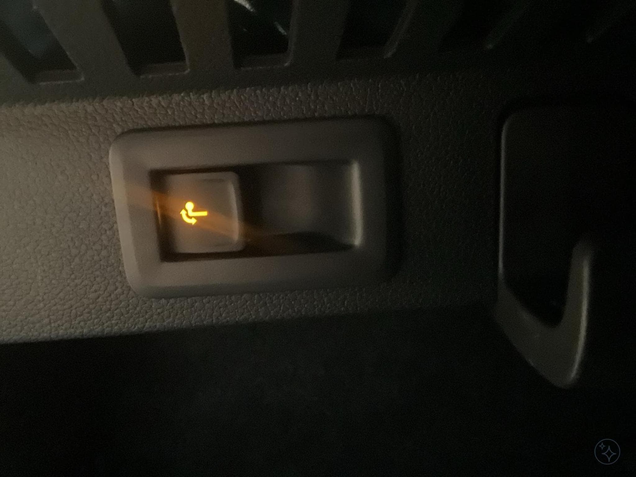 Skoda Kamiq Monte-Carlo+DSG+LM18+P.Park&Go+AHK+LED+NAVI+DAB (2025) - Photo 23
