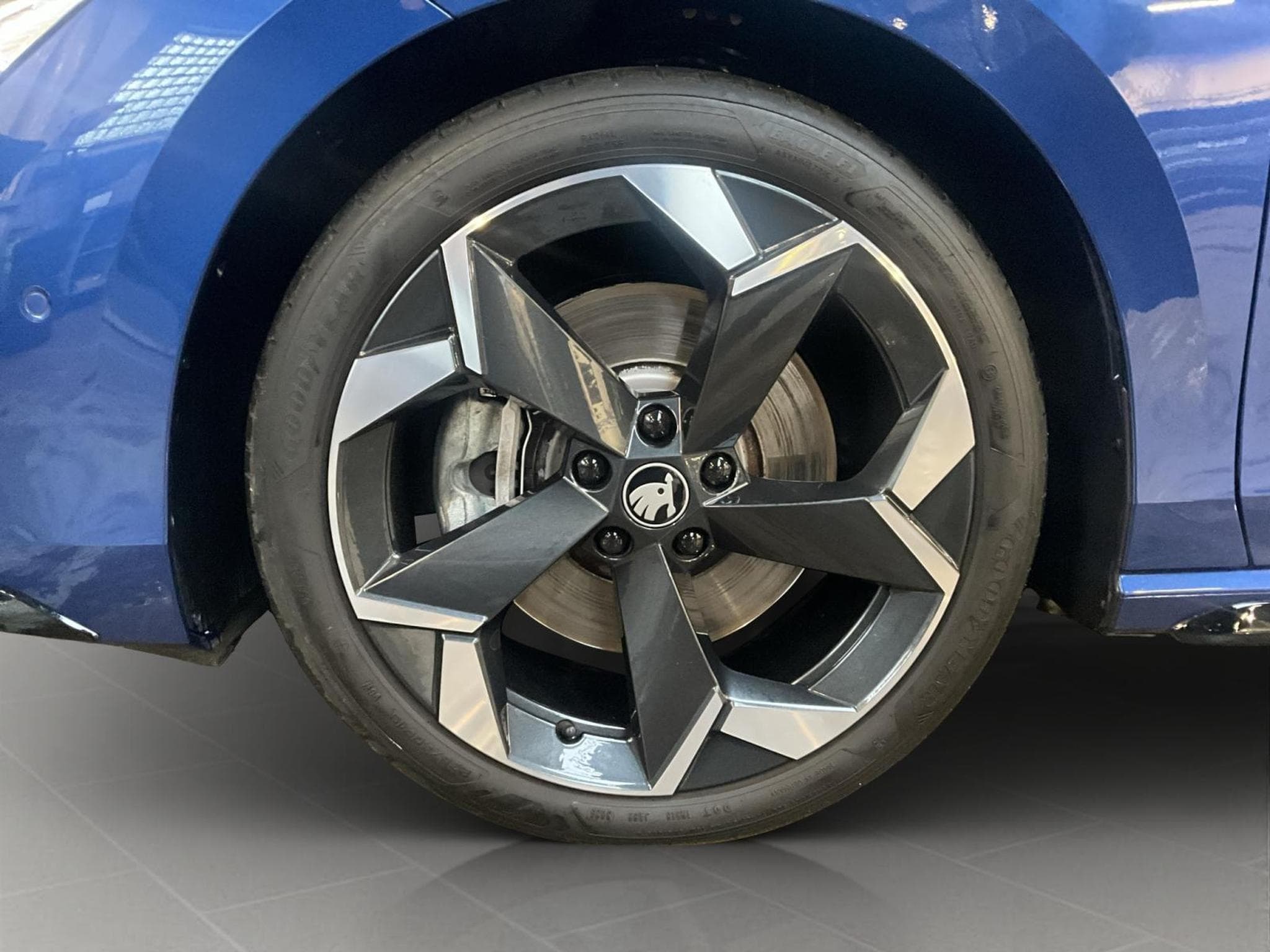 Skoda Superb Sportline+DSG+4x4+LM19+AHK+P.Assisted+Pano+Sound-System-Cant (2026) - Photo 8