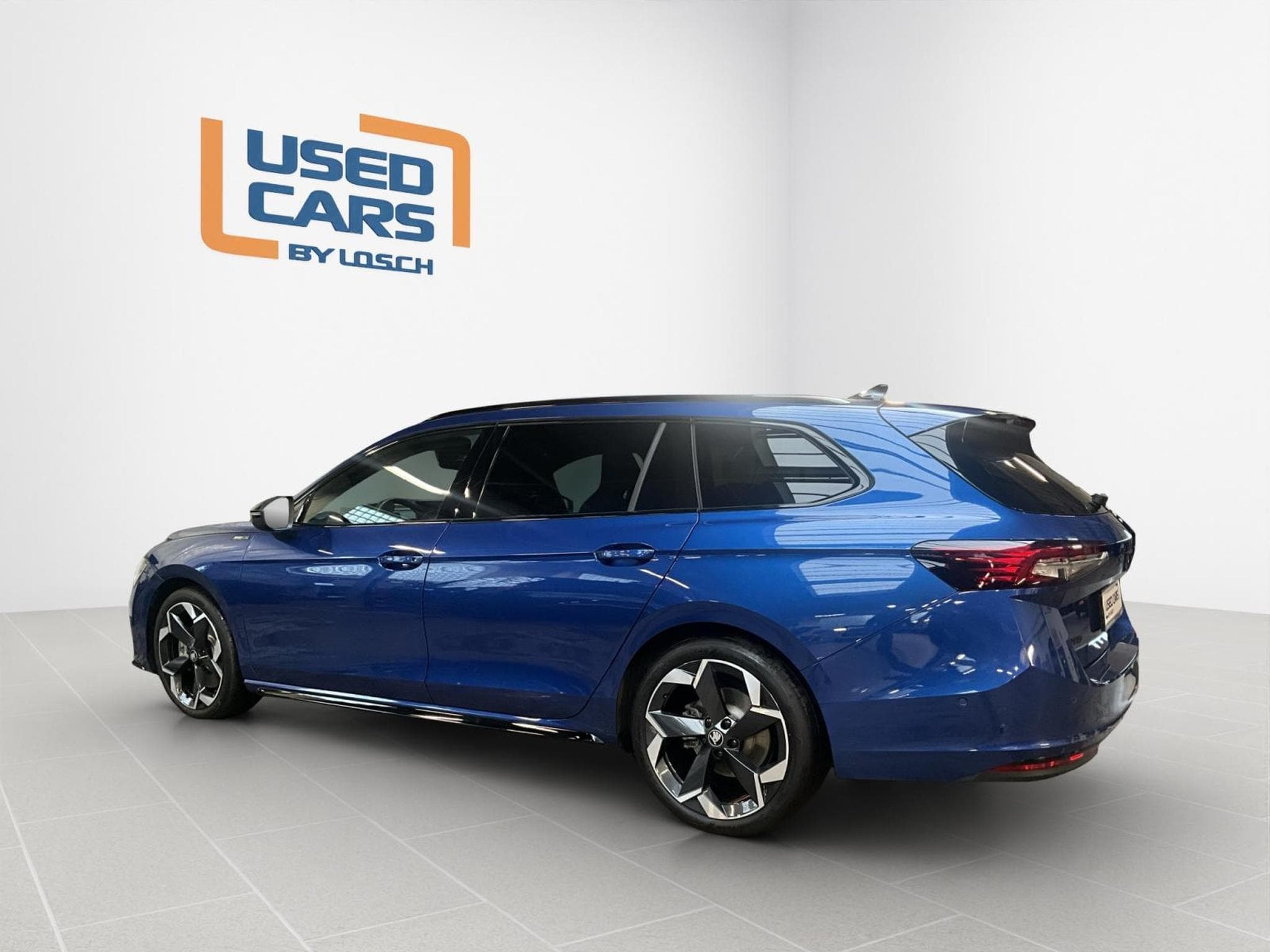 Skoda Superb Sportline+DSG+4x4+LM19+AHK+P.Assisted+Pano+Sound-System-Cant (2026) - Photo 5