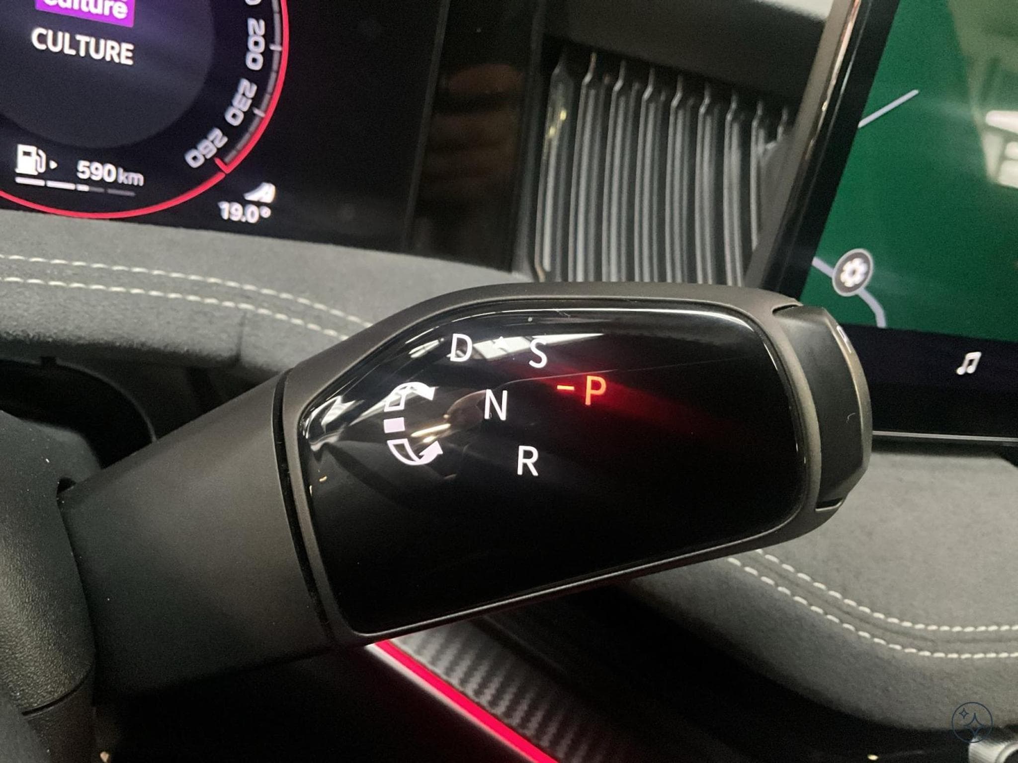 Skoda Superb Sportline+DSG+4x4+LM19+AHK+P.Assisted+Pano+Sound-System-Cant (2026) - Photo 13