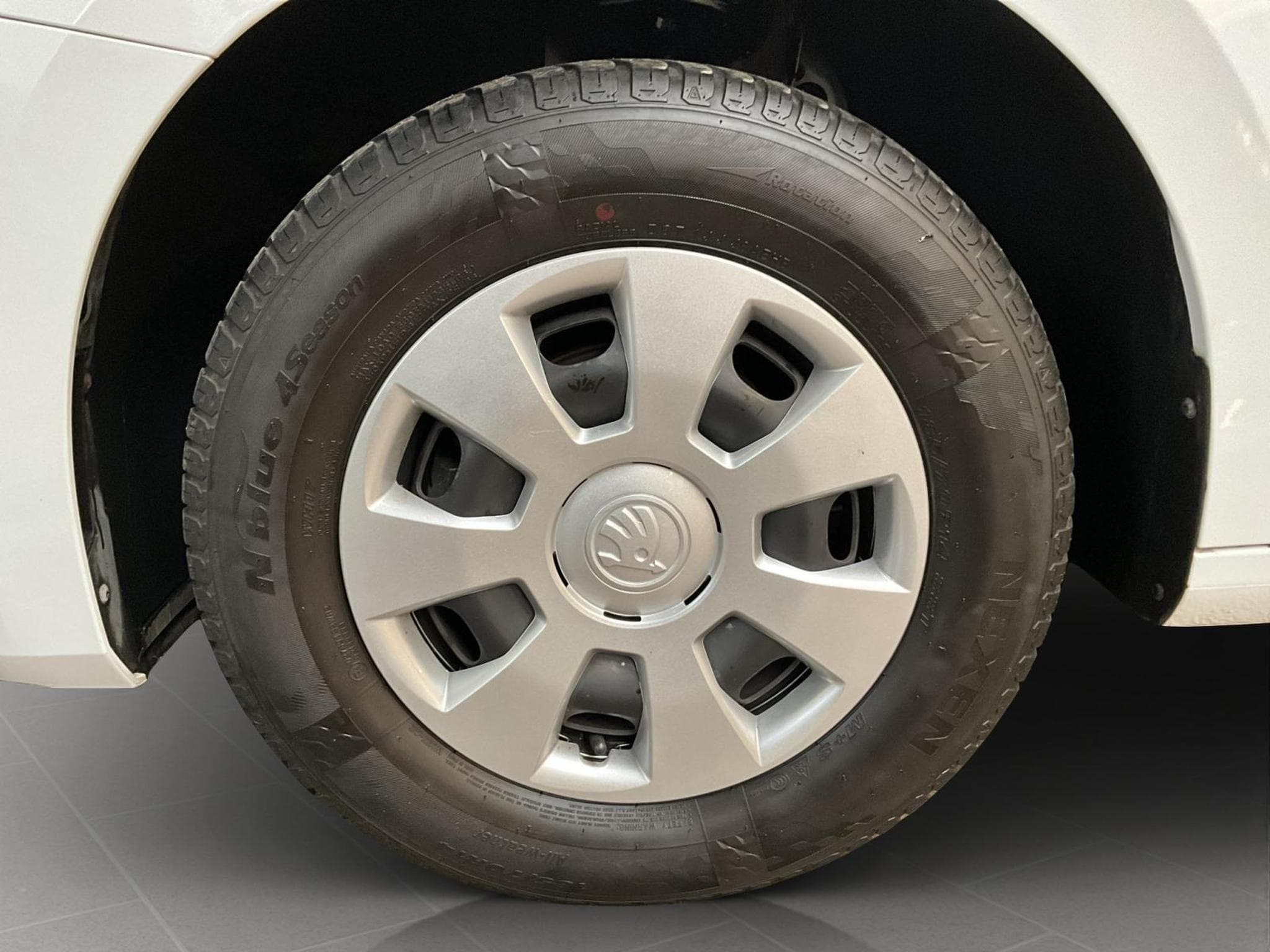 Skoda Fabia Essence+BVM+LED+DAB (2024) - Photo 8