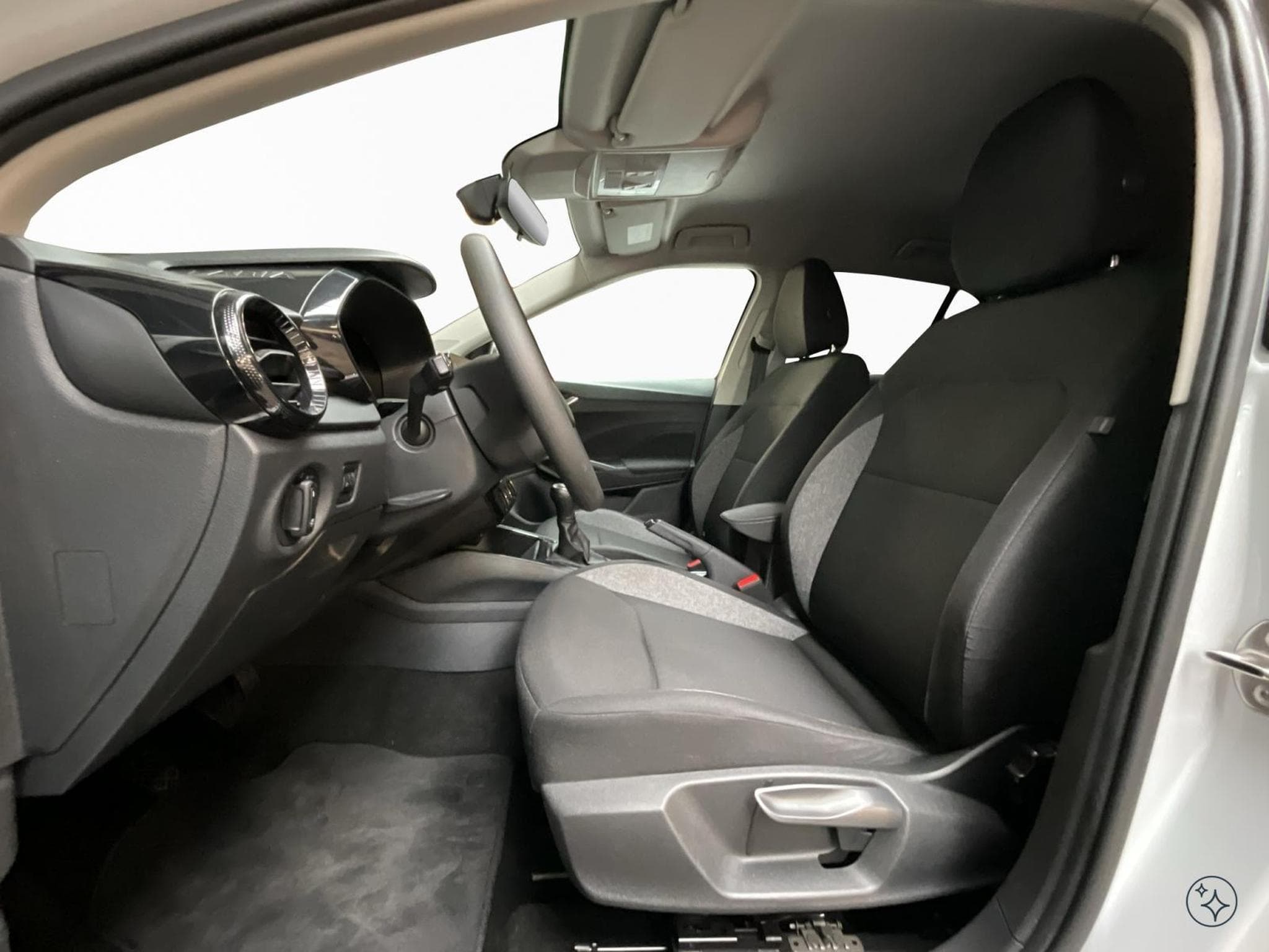 Skoda Fabia Essence+BVM+LED+DAB (2024) - Photo 11