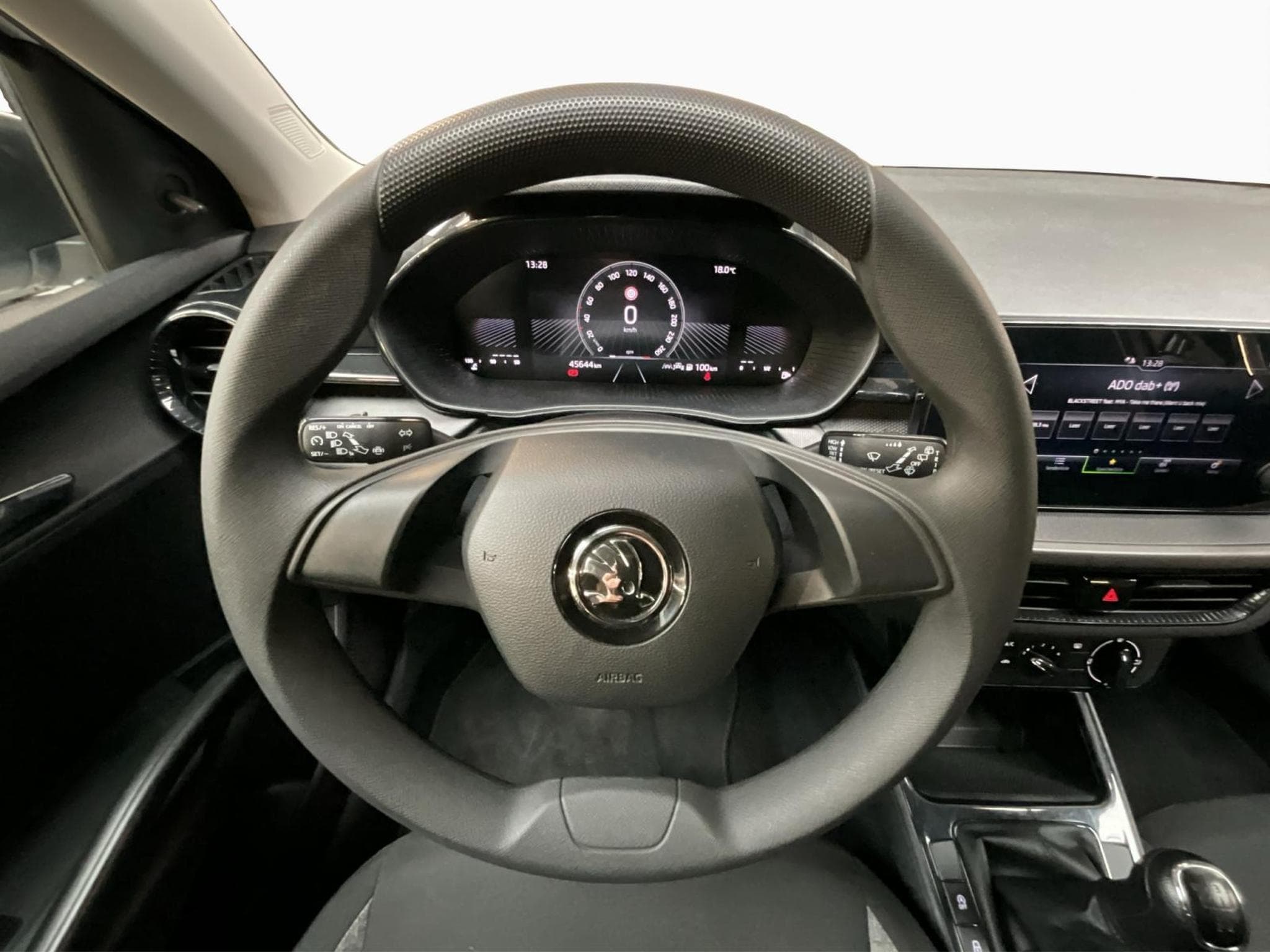 Skoda Fabia Essence+BVM+LED+DAB (2024) - Photo 12