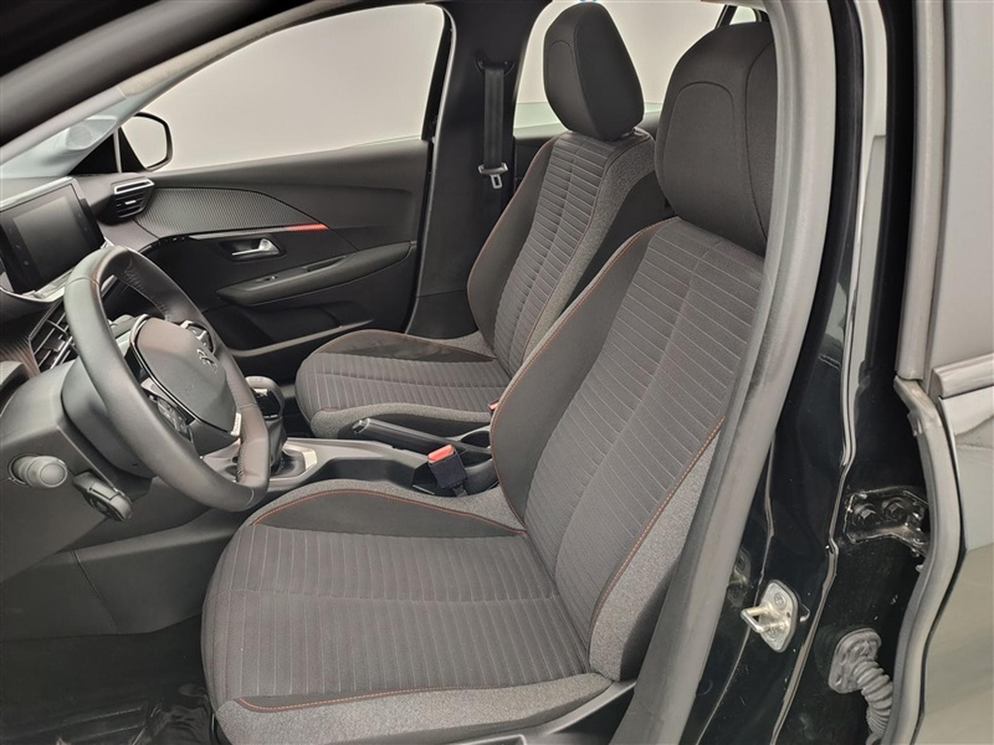 Peugeot 208 1.2i PureTech Active Pack (2022) - Photo 6