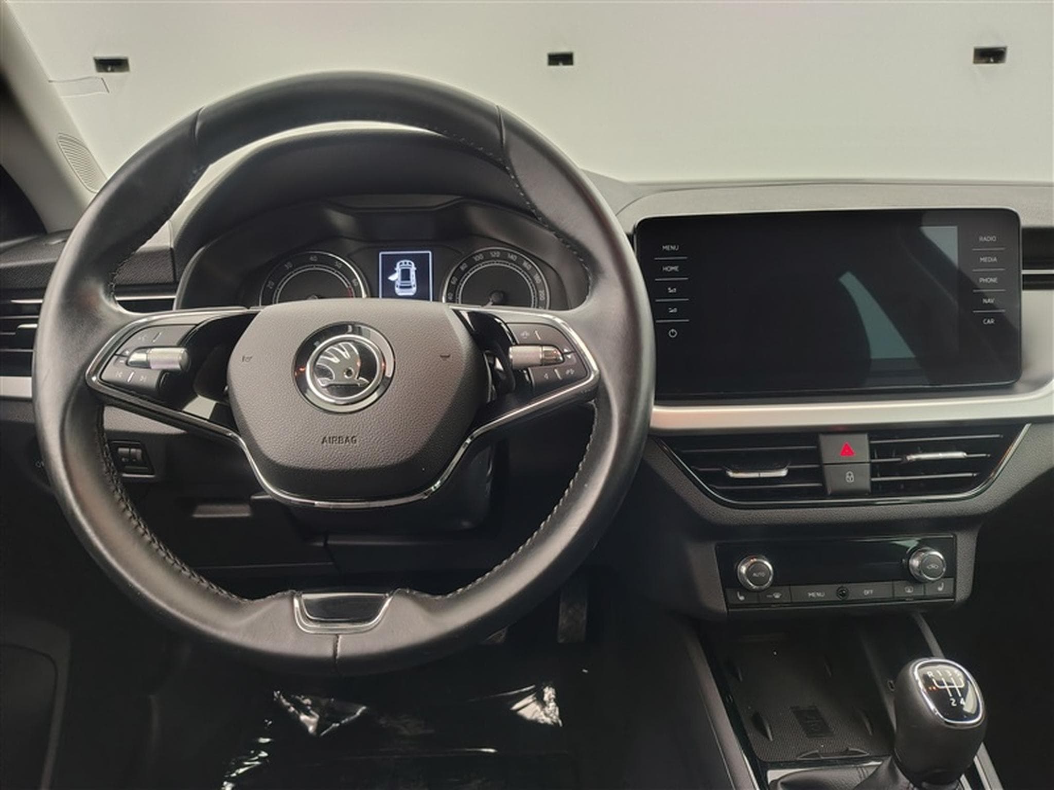 Skoda Kamiq 1.0 TSI Ambition APP / FULL LED / CAMERA / JA 16" (2021) - Photo 9