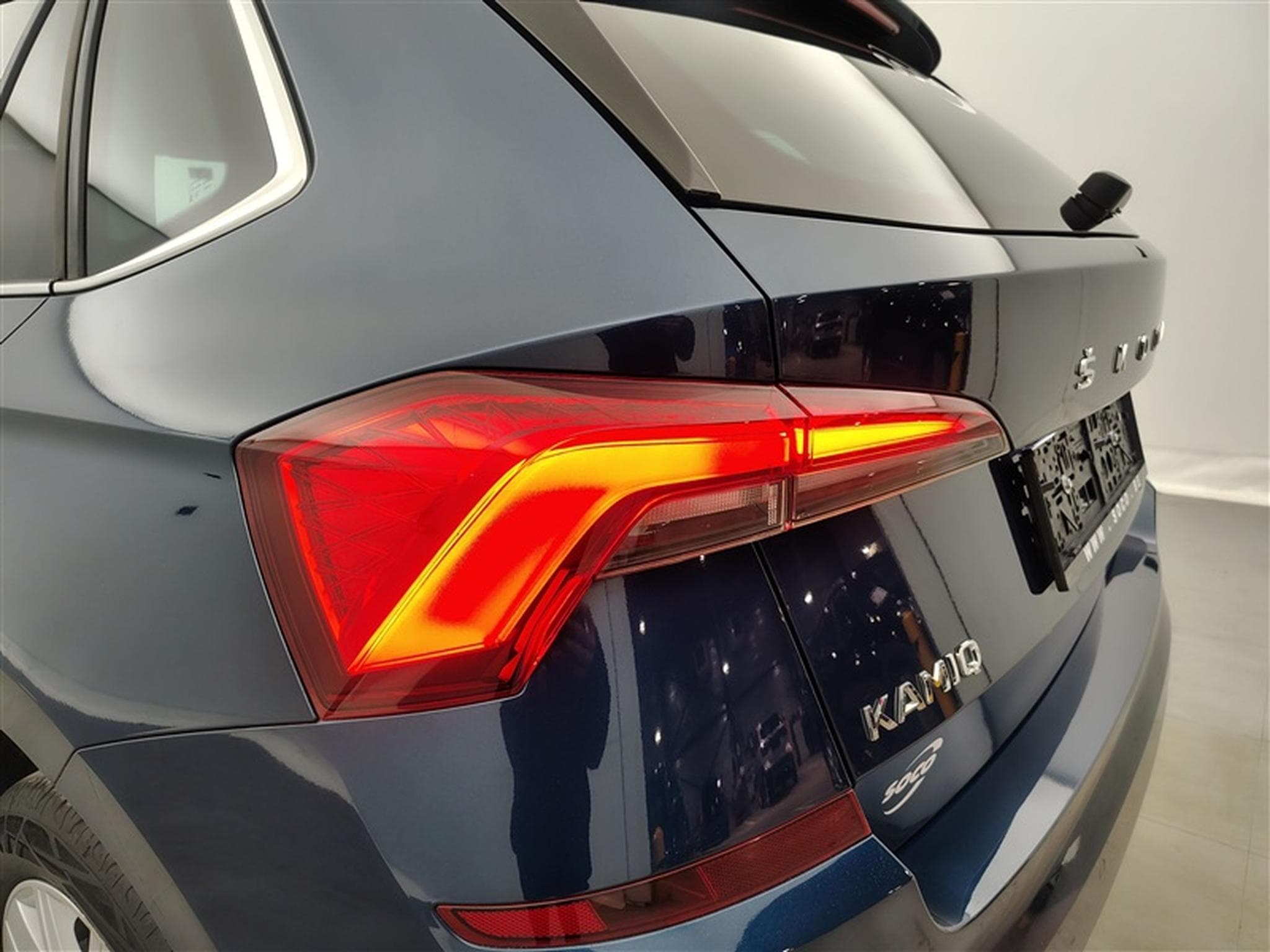 Skoda Kamiq 1.0 TSI Ambition APP / FULL LED / CAMERA / JA 16" (2021) - Photo 16