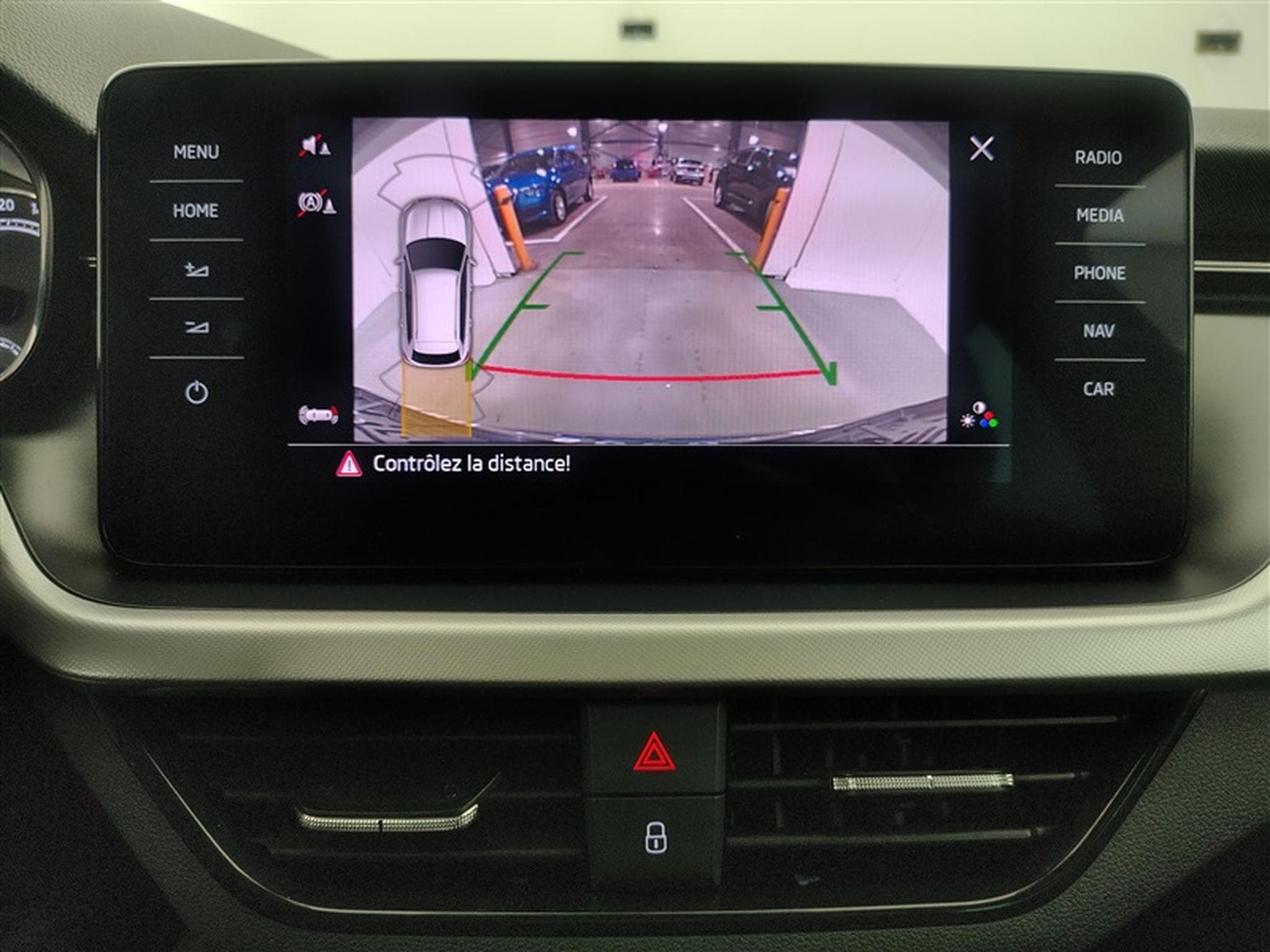Skoda Kamiq 1.0 TSI Ambition APP / FULL LED / CAMERA / JA 16" (2021) - Photo 18
