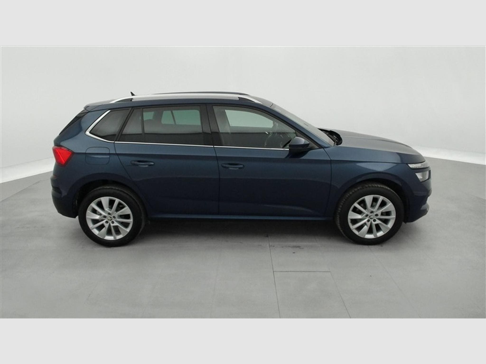 Skoda Kamiq 1.0 TSI Ambition APP / FULL LED / CAMERA / JA 16" (2021) - Photo 24