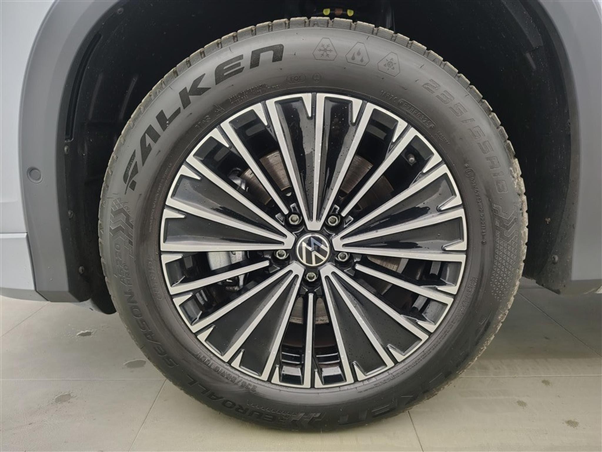 VW Tayron 1.5 e-TSi 150cv DSG Elegance 7PL / S-CUIR / NAVI / CAMERA360 (2025) - Photo 6