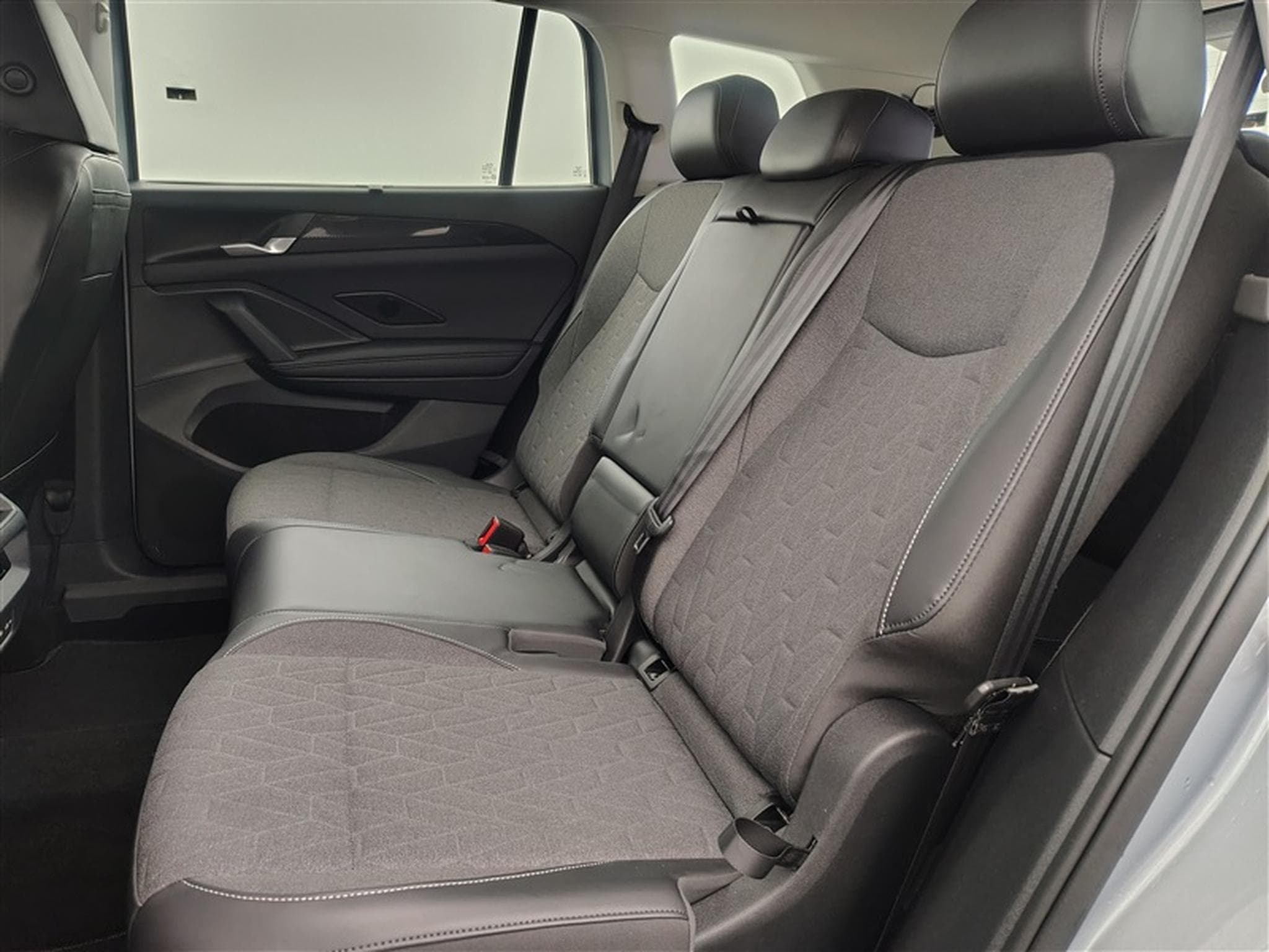 VW Tayron 1.5 e-TSi 150cv DSG Elegance 7PL / S-CUIR / NAVI / CAMERA360 (2025) - Photo 13