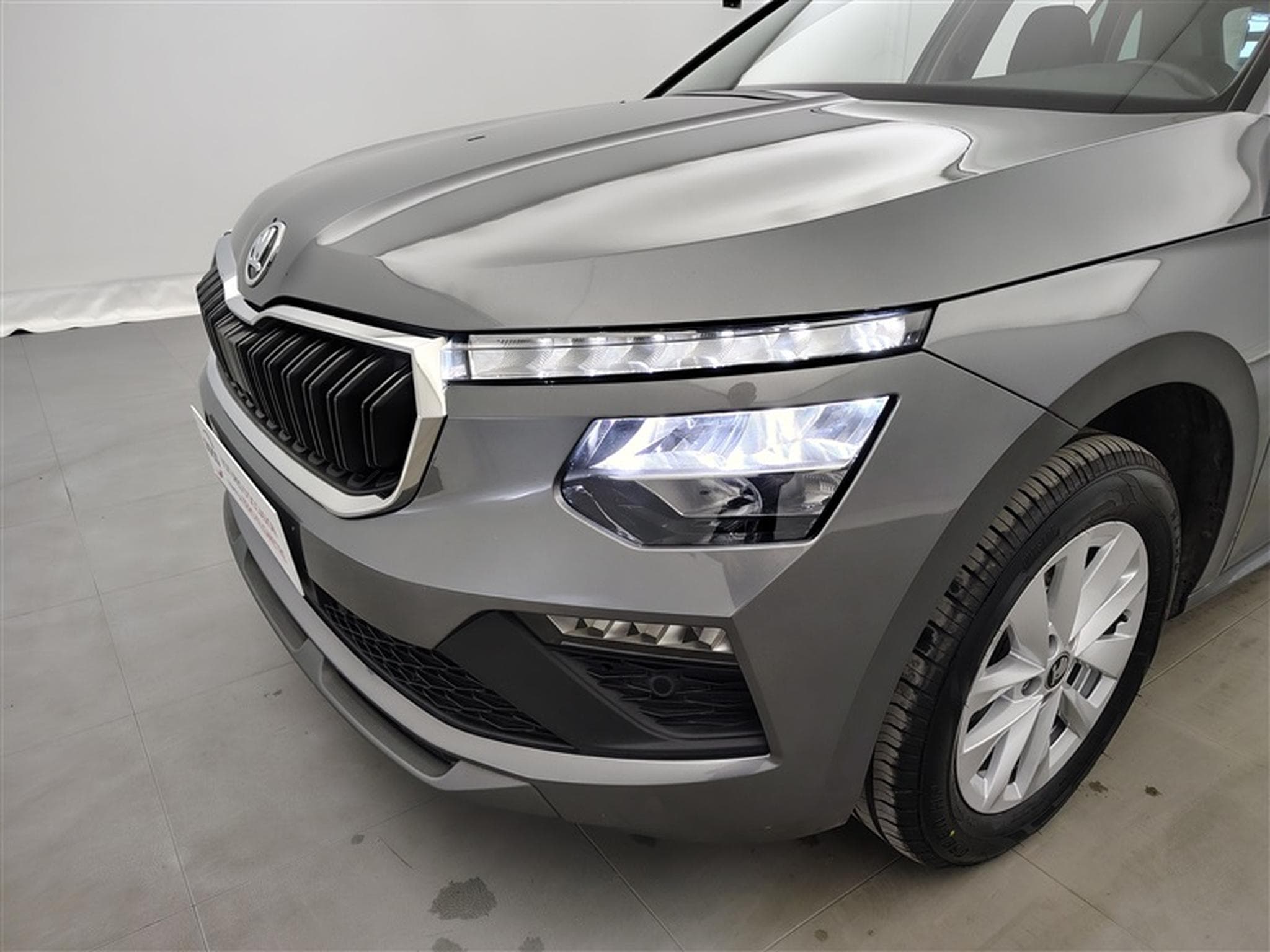 Skoda Kamiq 1.0 TSI 115Cv Selection CARPLAY / CAMERA / ALU / PDC (2025) - Photo 15