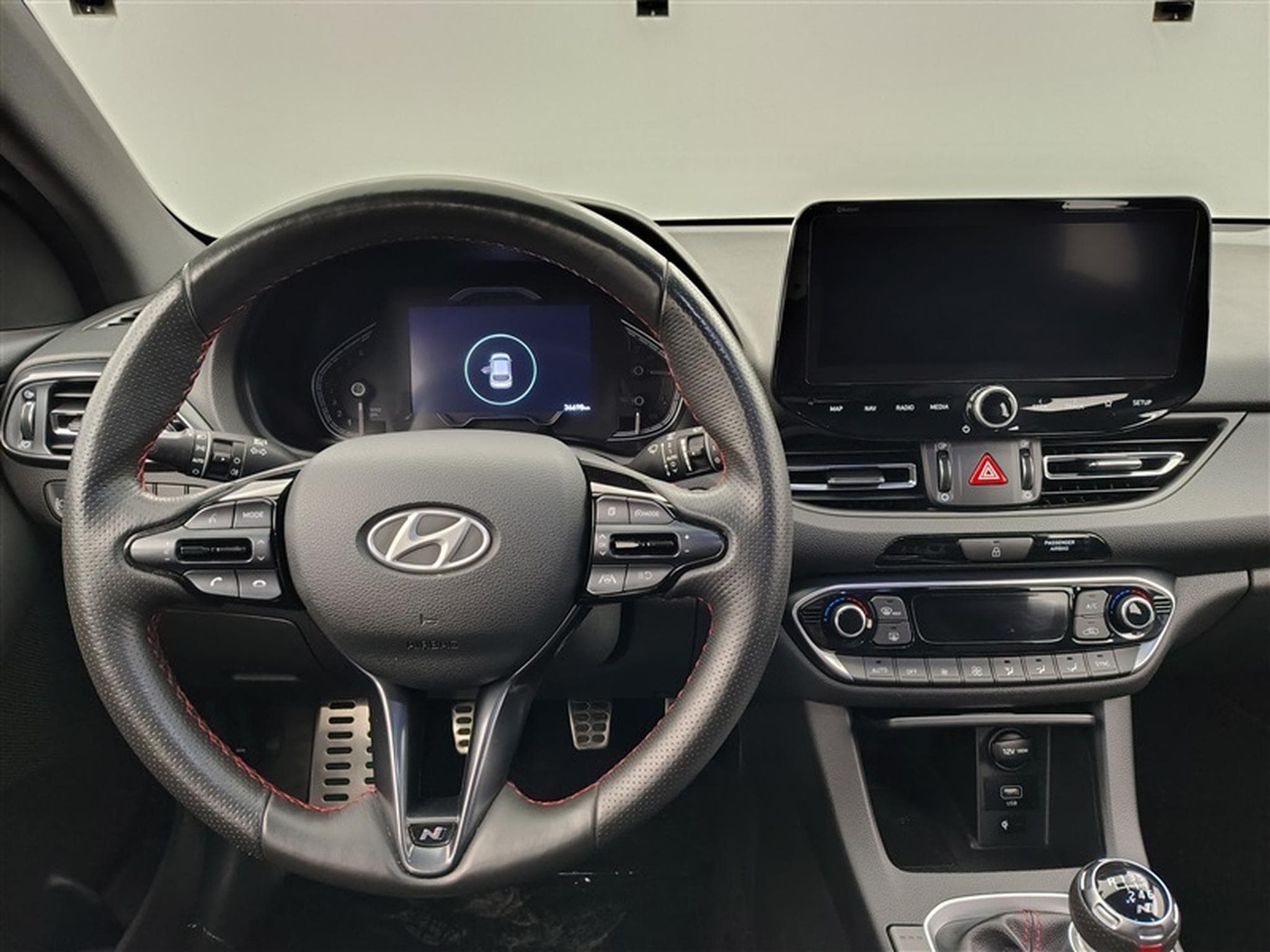 Hyundai i30 1.5 T-GDi MHEV N-Line Carplay / caméra / ciel étoilé (2024) - Photo 9