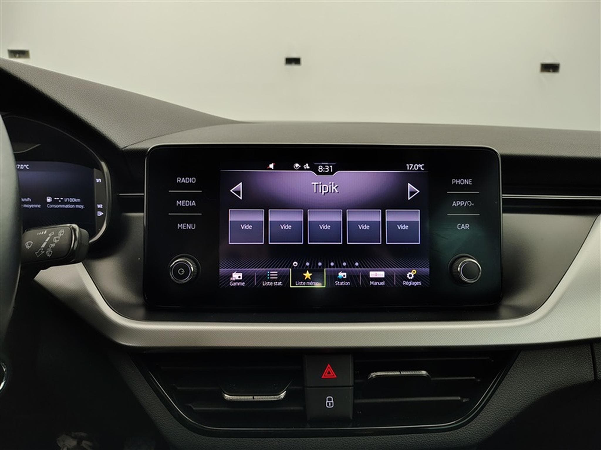 Skoda Kamiq 1.0 TSI Ambition CARPLAY / FULL LED / CAMERA / JA 16" (2022) - Photo 10