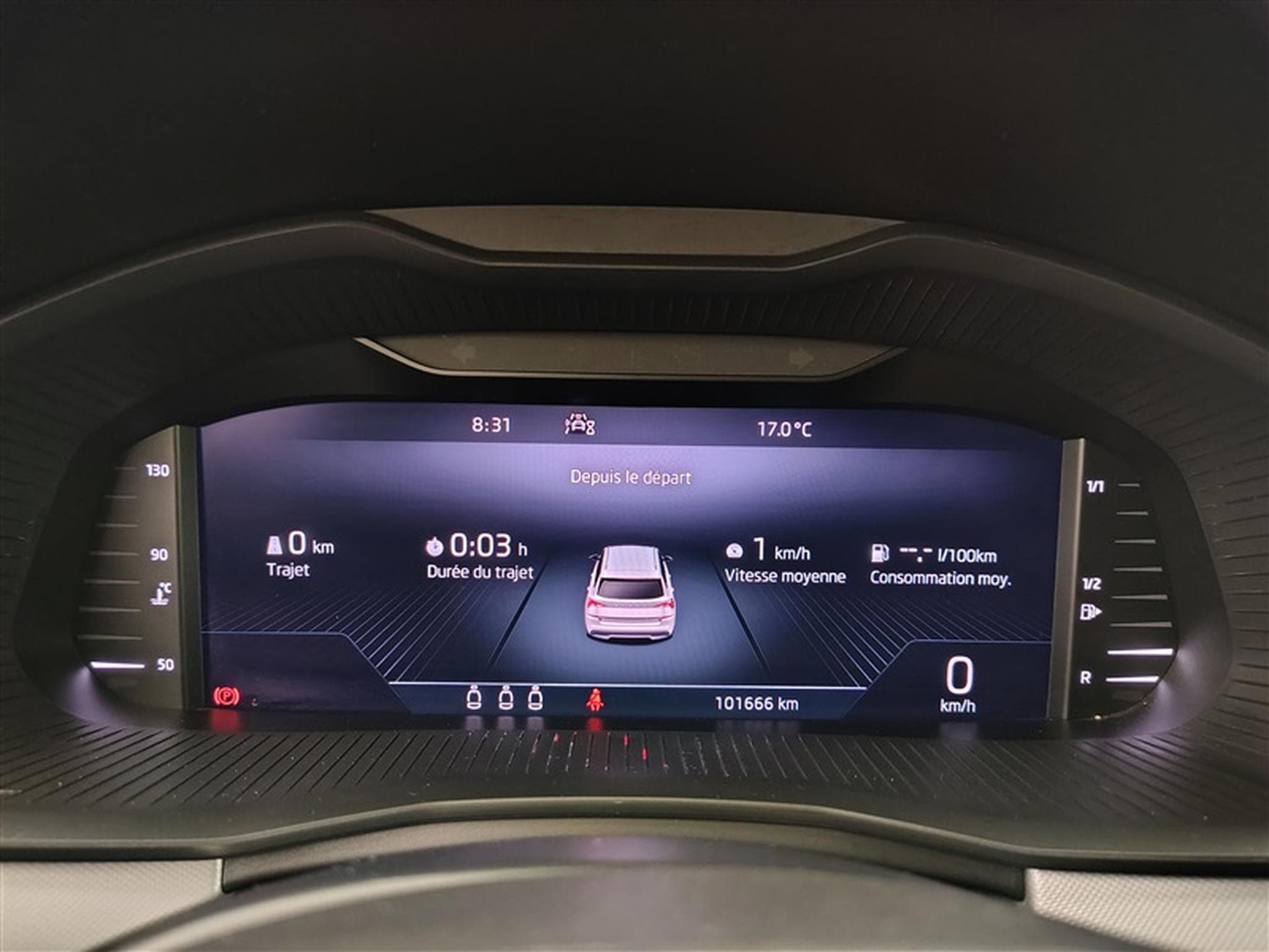 Skoda Kamiq 1.0 TSI Ambition CARPLAY / FULL LED / CAMERA / JA 16" (2022) - Photo 9
