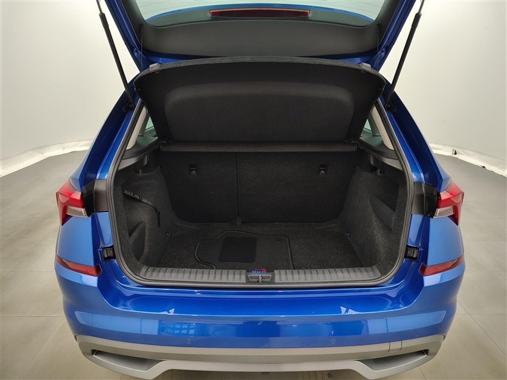 Skoda Kamiq 1.0 TSI Ambition CARPLAY / FULL LED / CAMERA / JA 16" (2022) - Photo 13