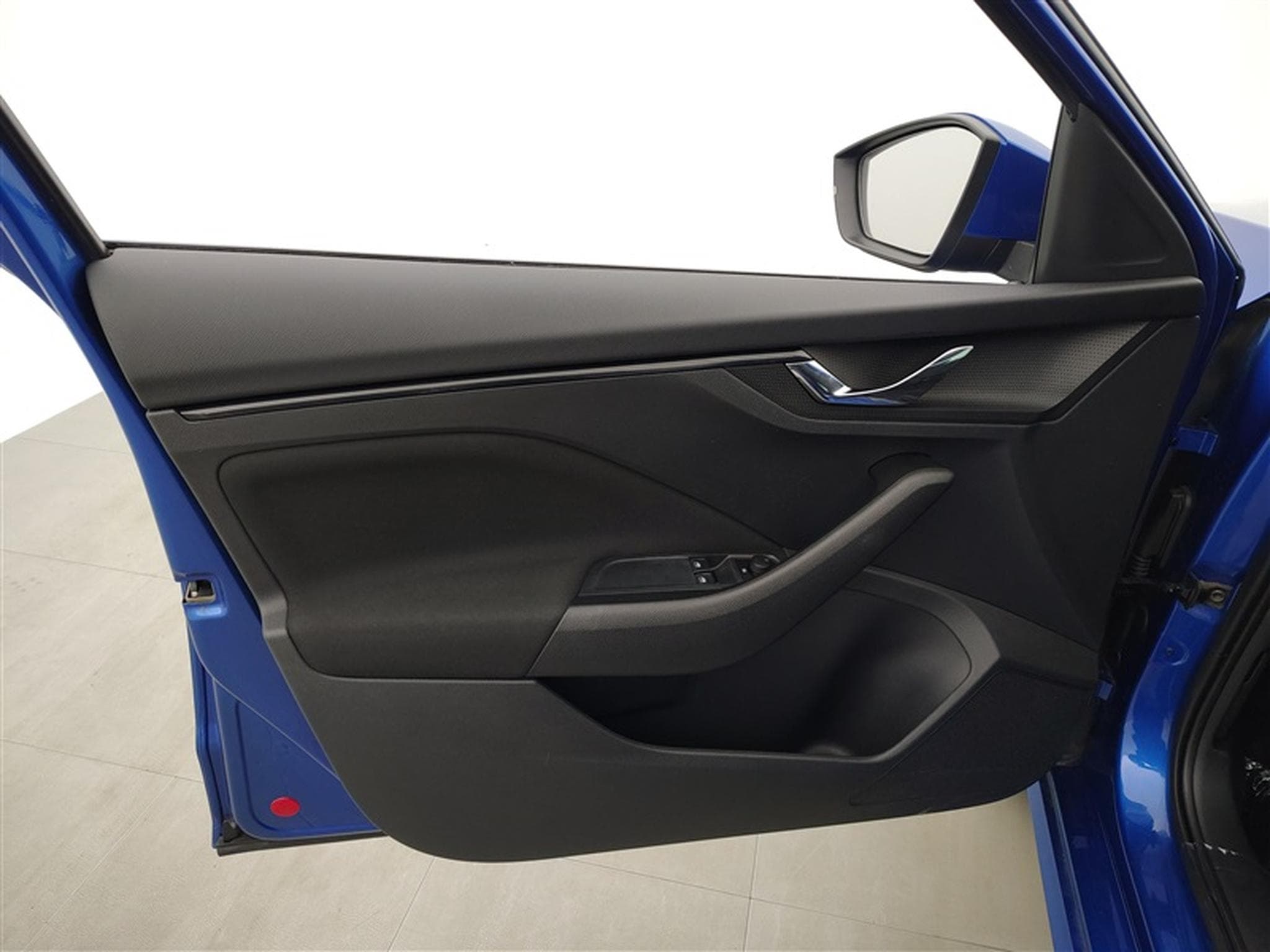 Skoda Kamiq 1.0 TSI Ambition CARPLAY / FULL LED / CAMERA / JA 16" (2022) - Photo 15