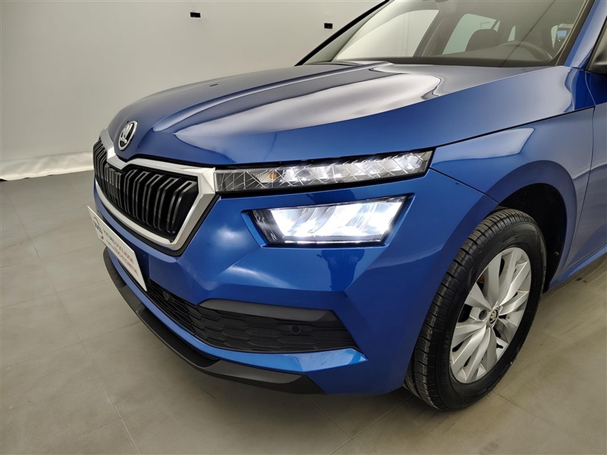 Skoda Kamiq 1.0 TSI Ambition CARPLAY / FULL LED / CAMERA / JA 16" (2022) - Photo 14