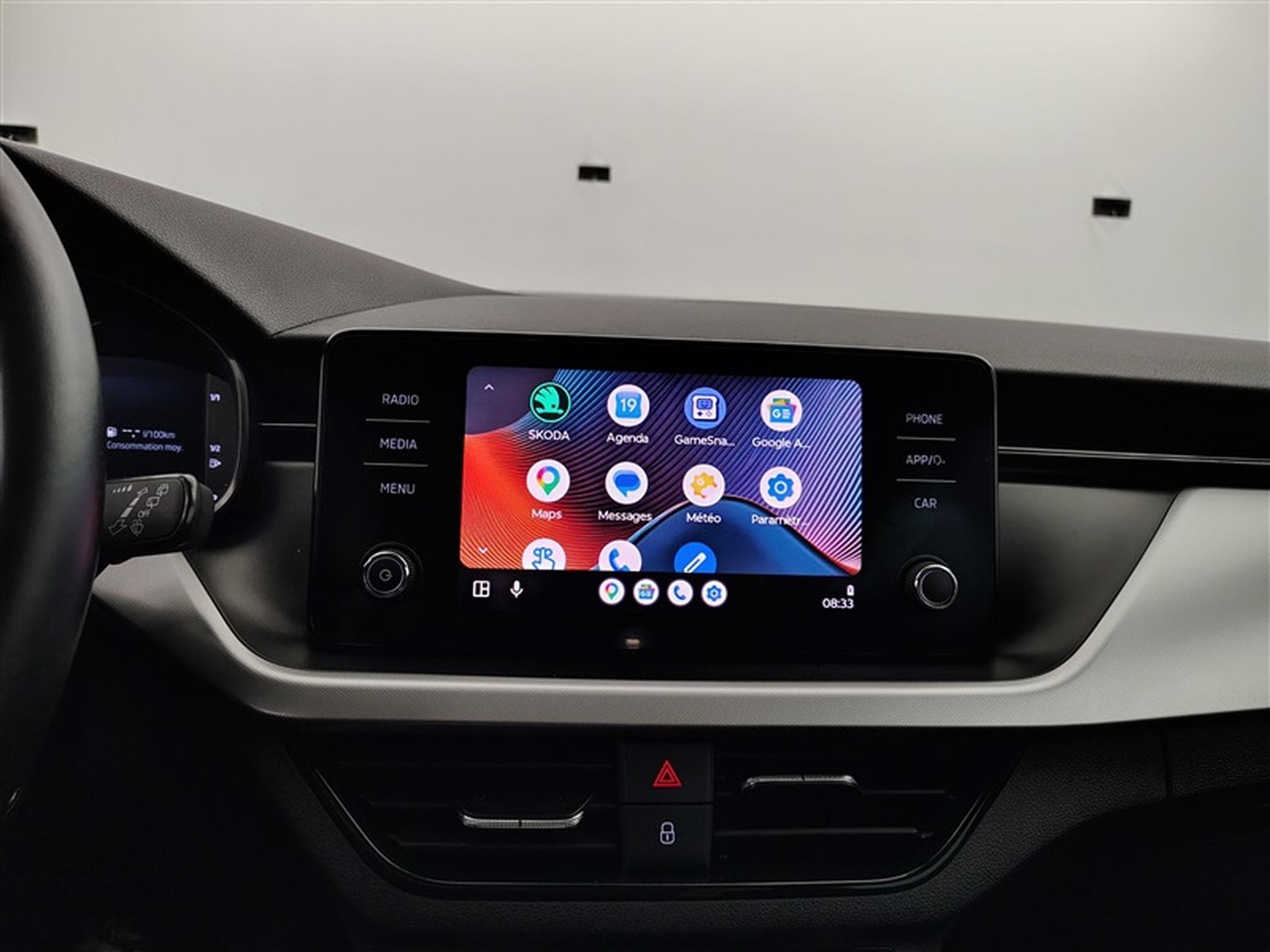 Skoda Kamiq 1.0 TSI Ambition CARPLAY / FULL LED / CAMERA / JA 16" (2022) - Photo 18