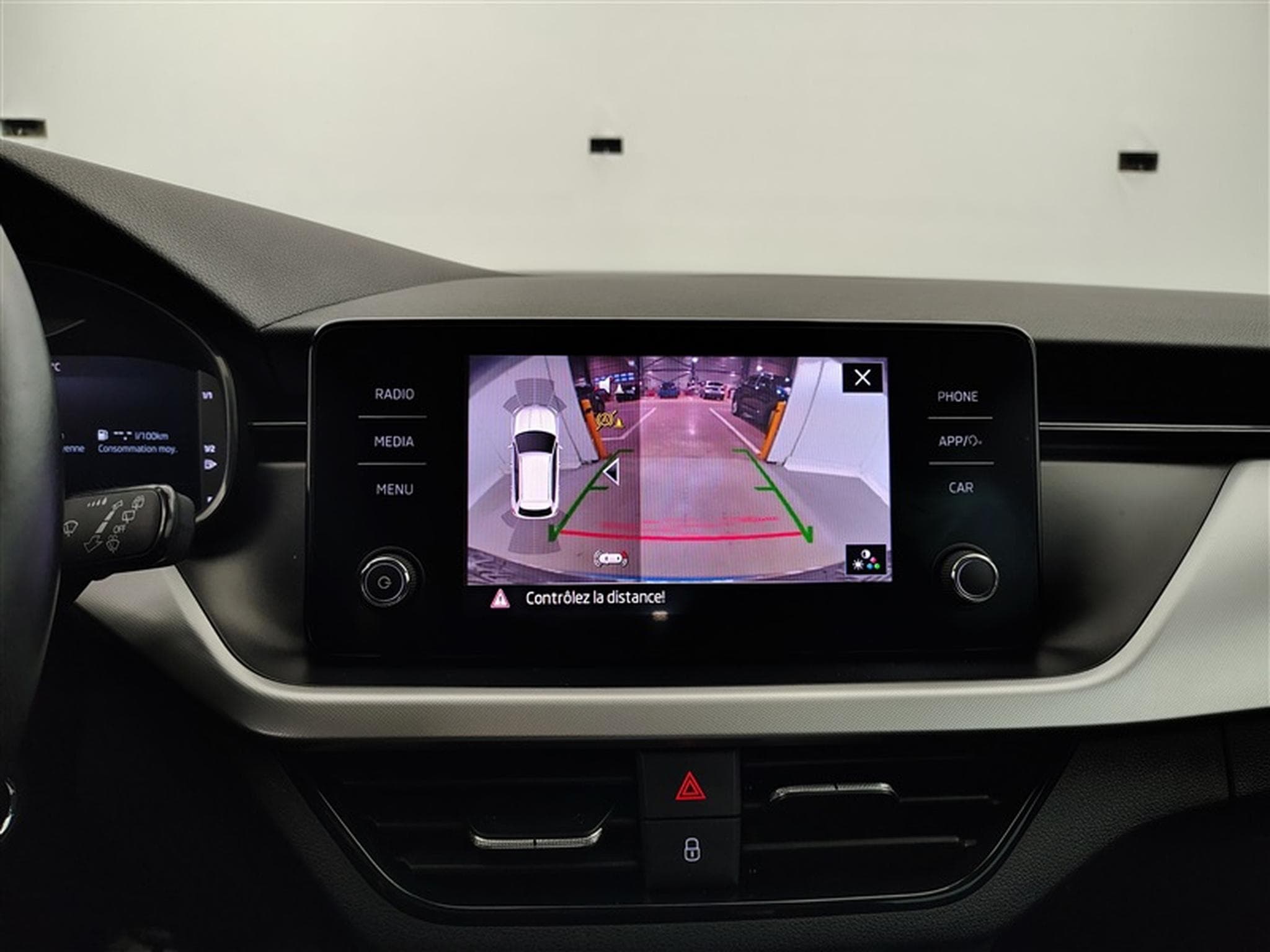 Skoda Kamiq 1.0 TSI Ambition CARPLAY / FULL LED / CAMERA / JA 16" (2022) - Photo 16