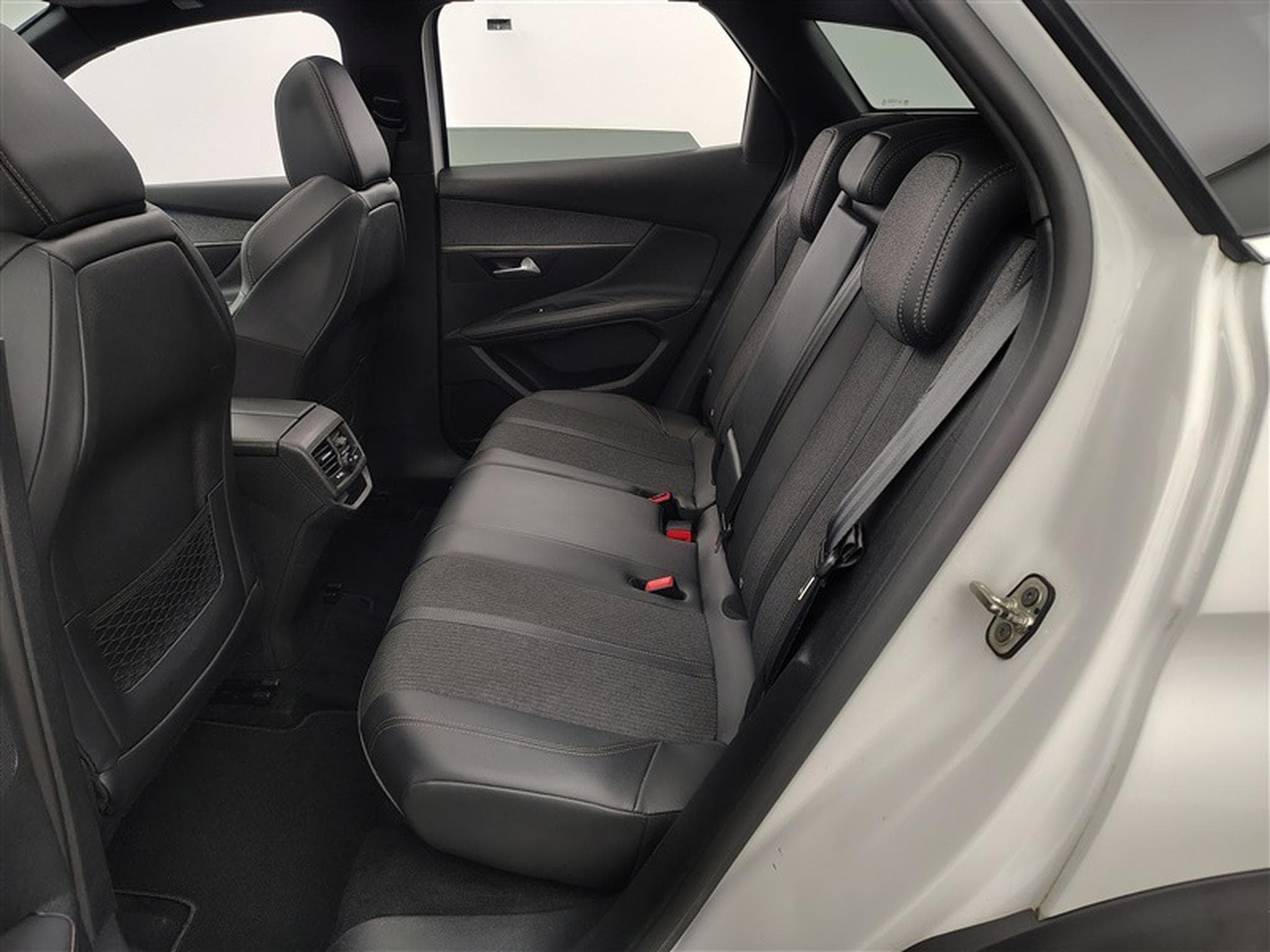 Peugeot 3008 1.2 PureTech GT Line (EU6.3) (2020) - Foto 13