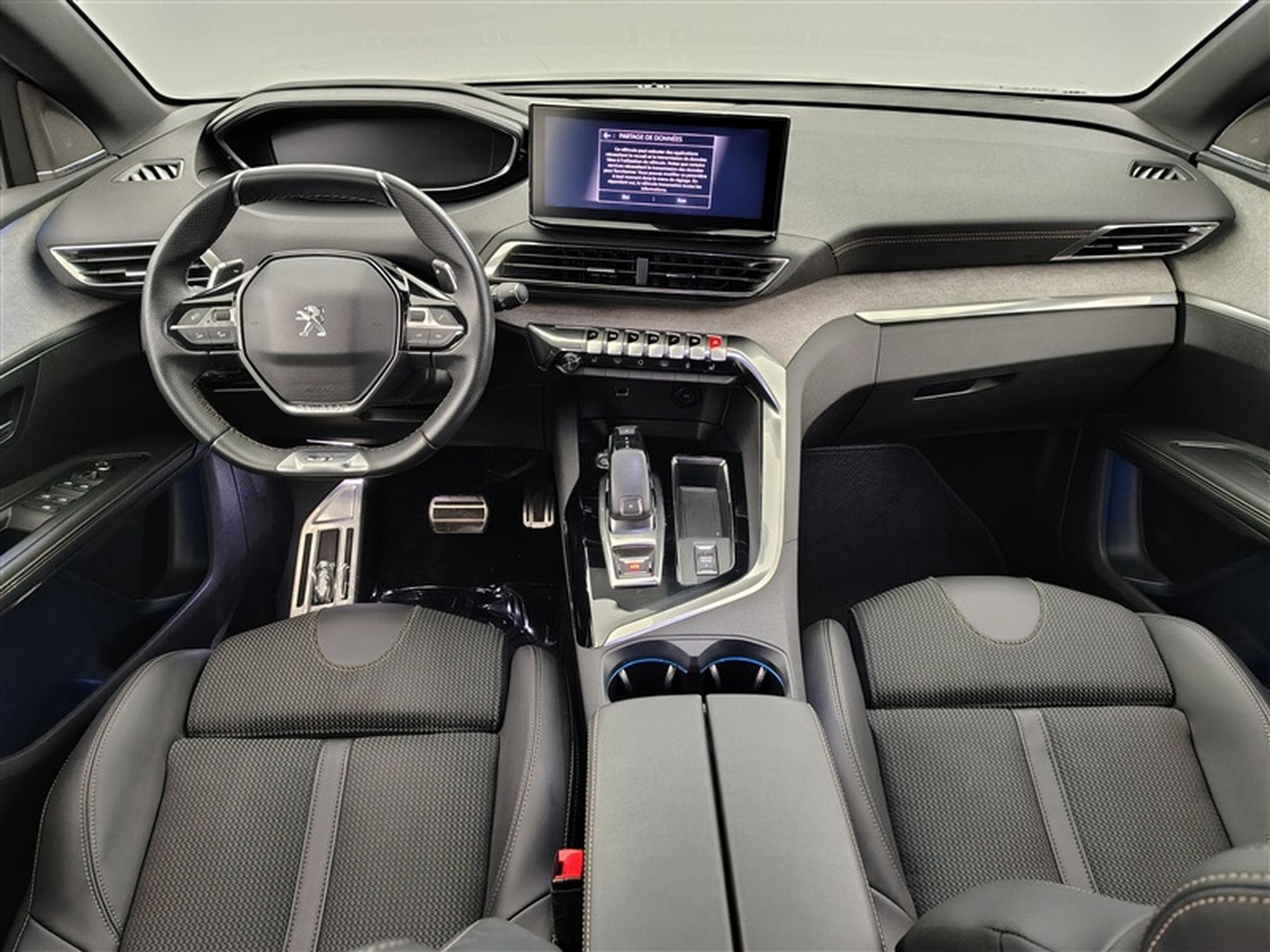 Peugeot 5008 1.2 PureTech 130cv EAT8 GT 7pl. NAVI / FULL LED / CAMERA (2023) - Photo 8