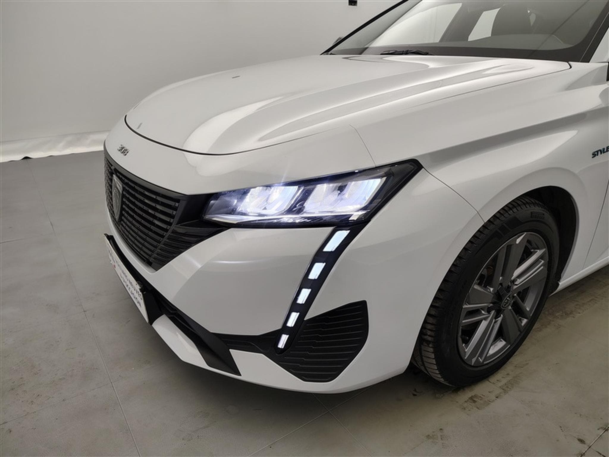 Peugeot 308 1.2 PureTech Style *CARPLAY/FULL LED/PDC/JA16* (2023) - Foto 15