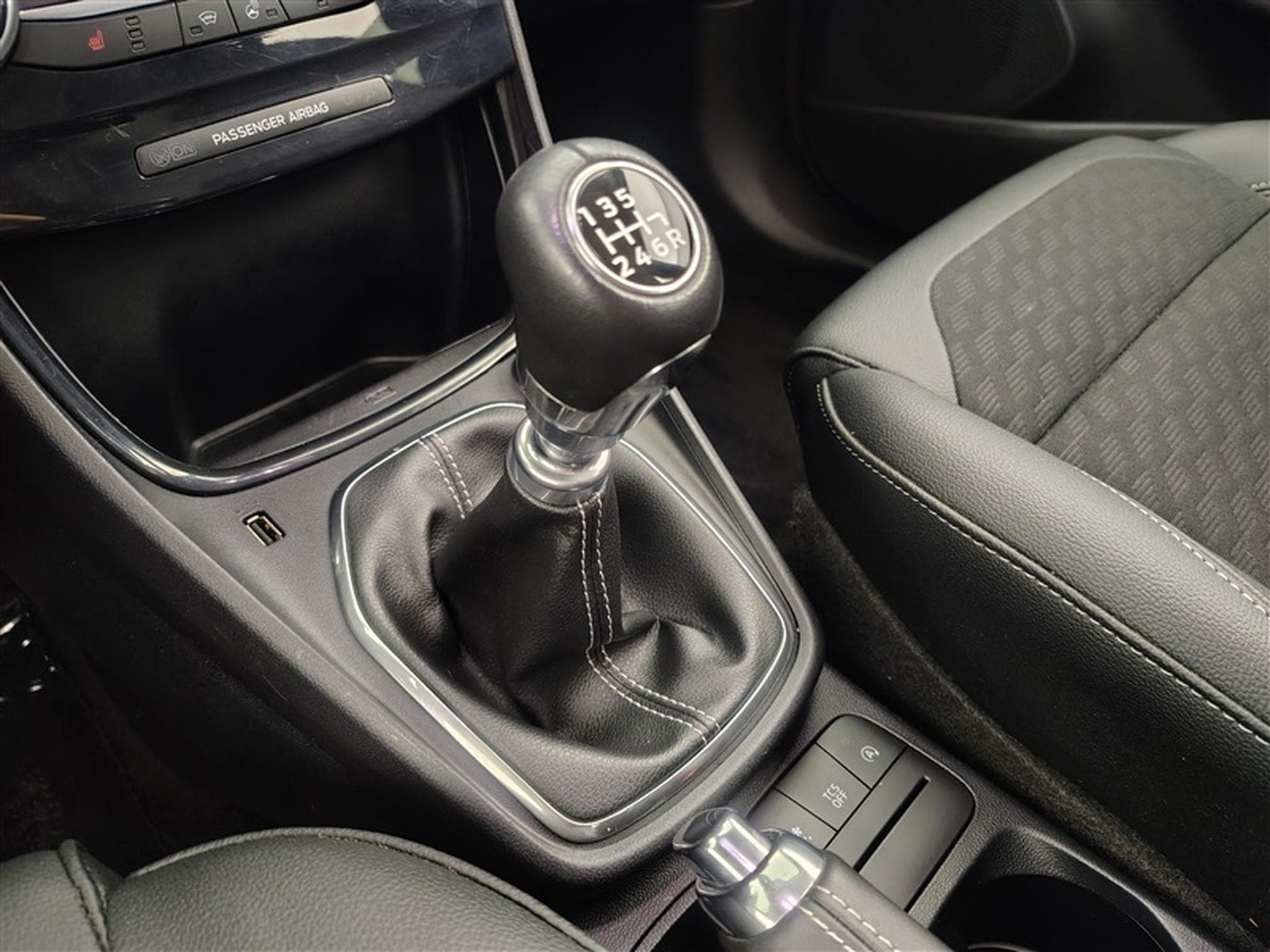 Ford Puma 1.0 EcoBoost mHEV Titanium X Navi / Led / PDC (2022) - Photo 12