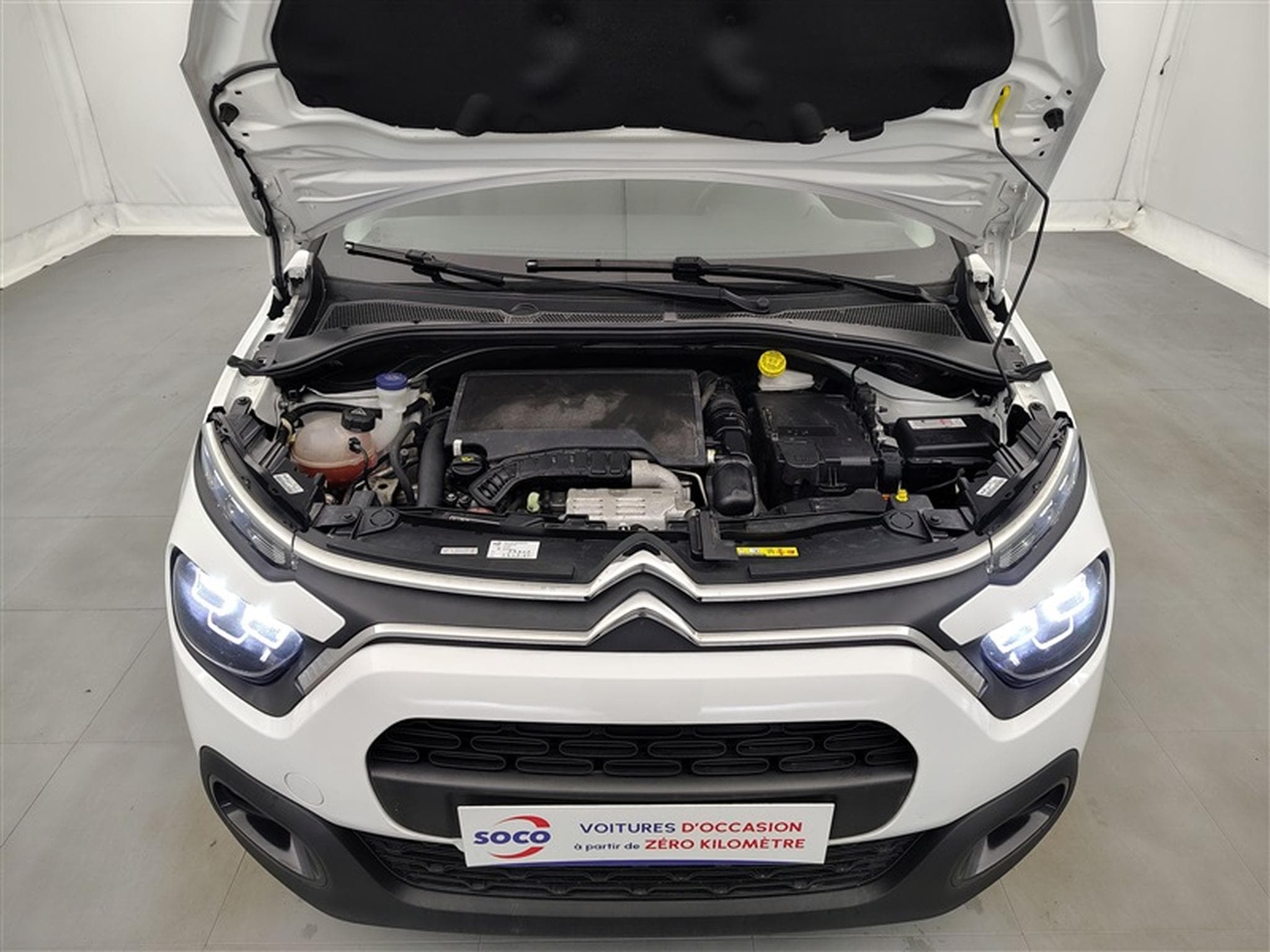 Citroen C3 1.2i PureTech Shine CARPLAY / FULL LED / JA 16" (2023) - Photo 18
