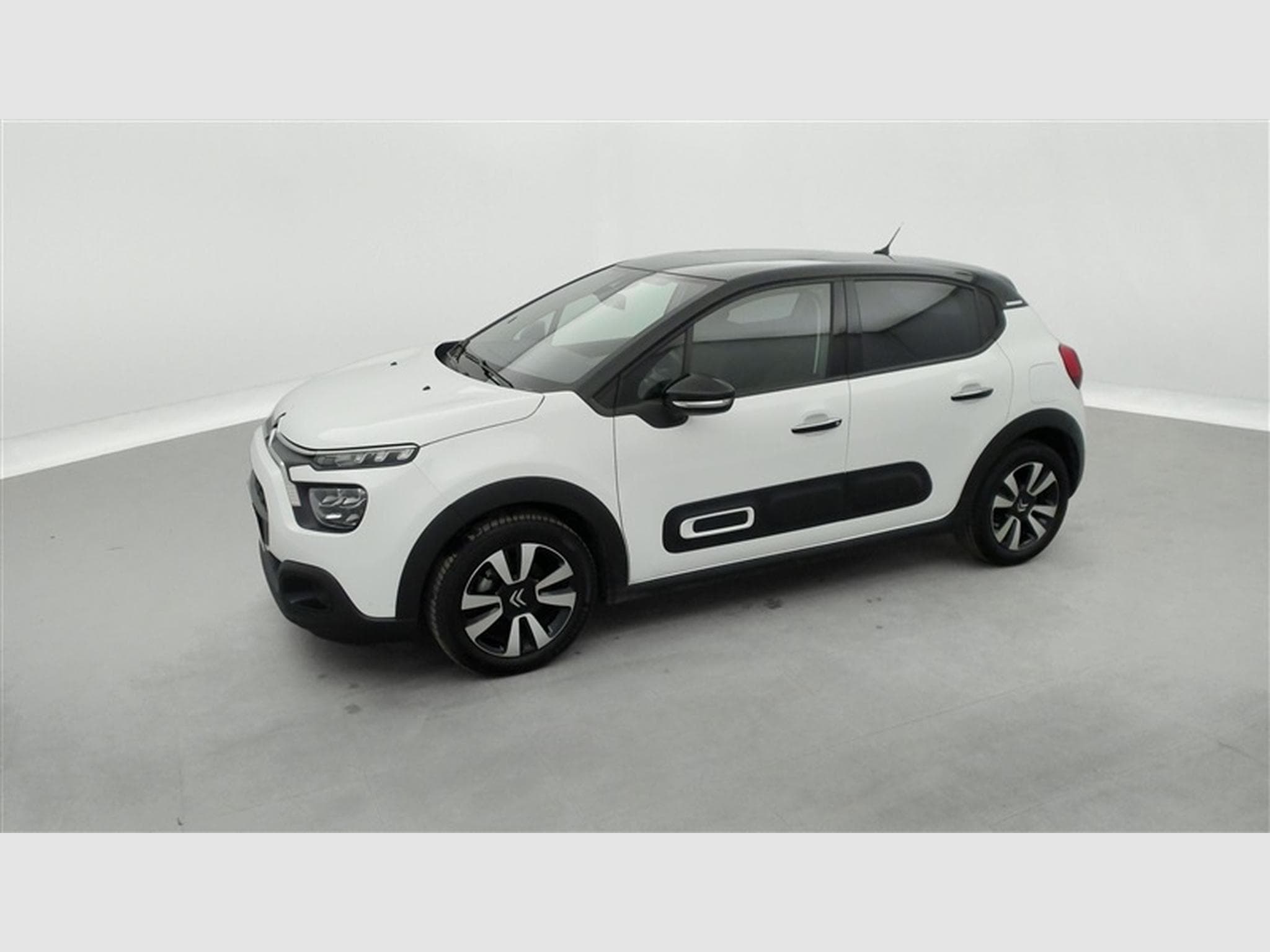 Citroen C3 1.2i PureTech Shine CARPLAY / FULL LED / JA 16" (2023) - Photo 20