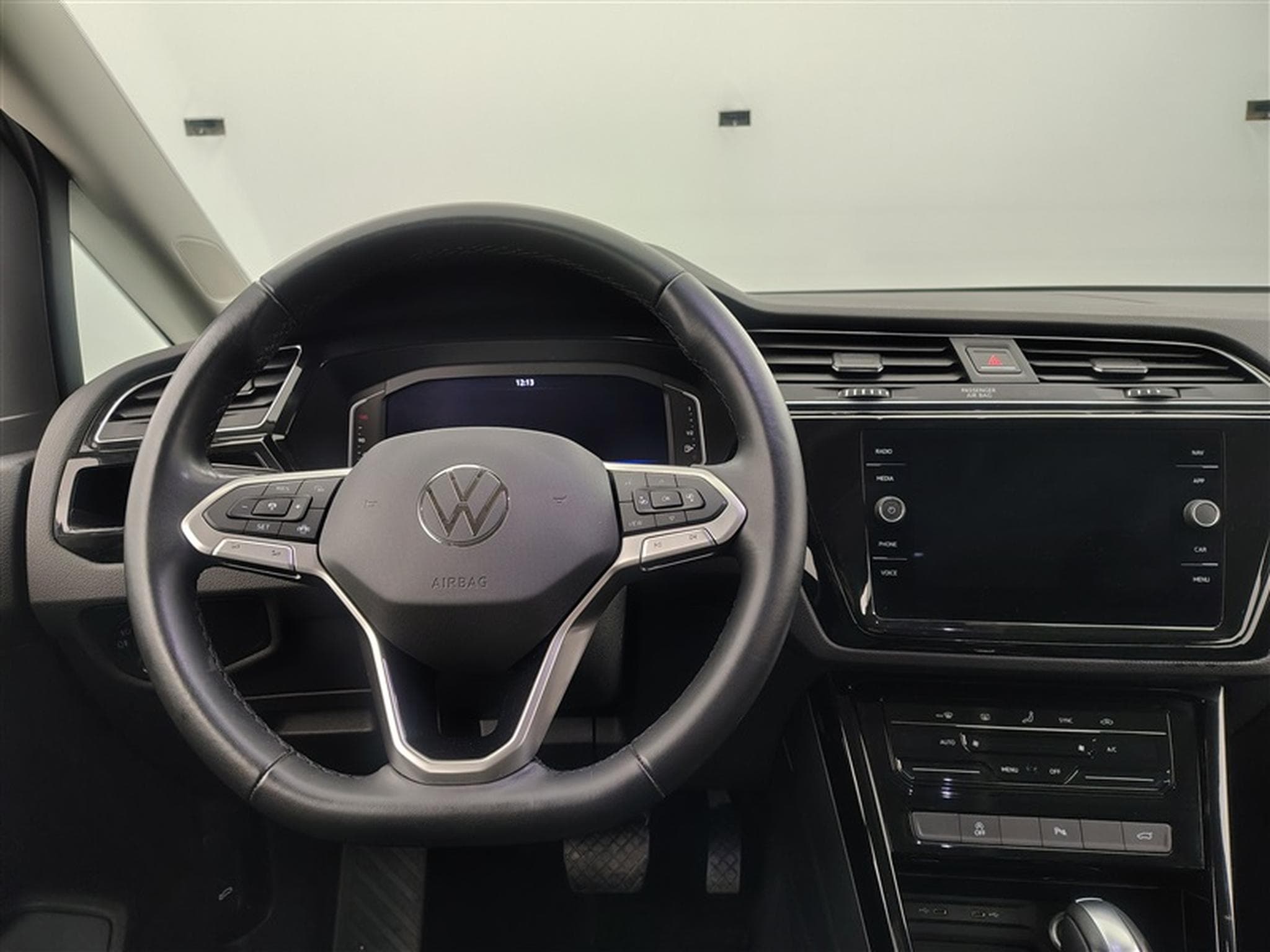 VW Touran 1.5 TSI Highline DSG *NAVI/CARPLAY/PDC AV ARR/JA16* (2022) - Photo 9