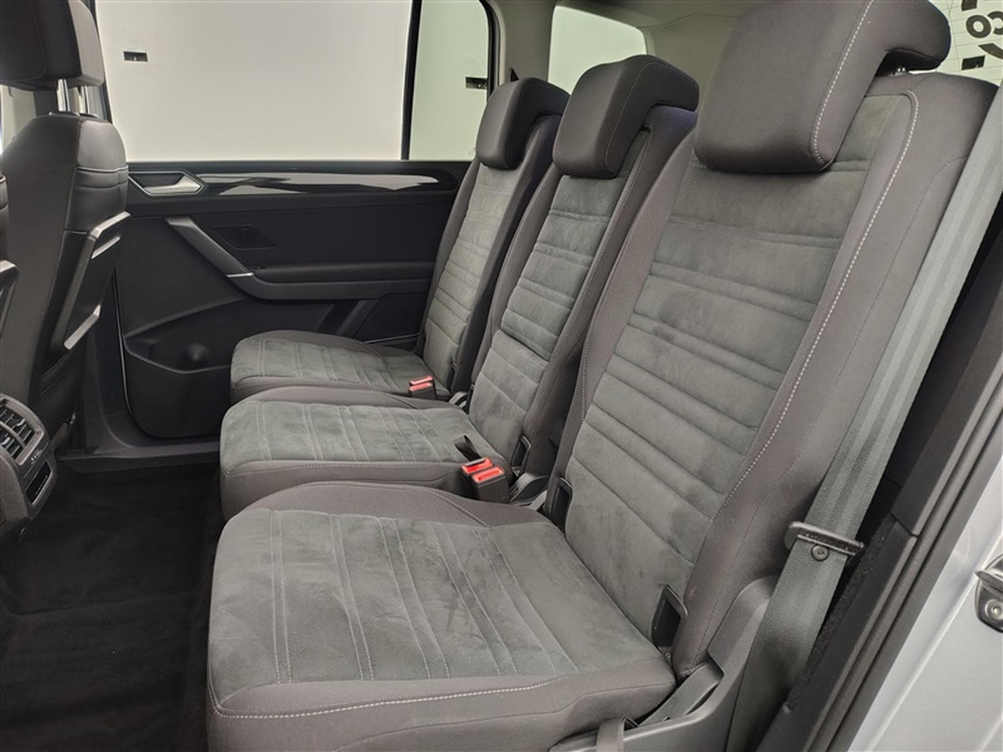 VW Touran 1.5 TSI Highline DSG *NAVI/CARPLAY/PDC AV ARR/JA16* (2022) - Photo 13